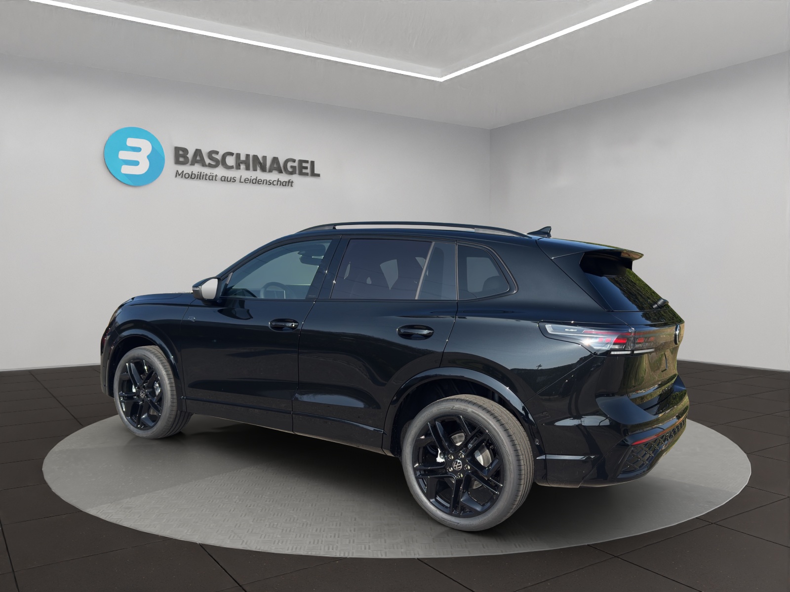 VW Tiguan 2.0 TDI SCR R-Line 4Motion DSG-showroom-element-2