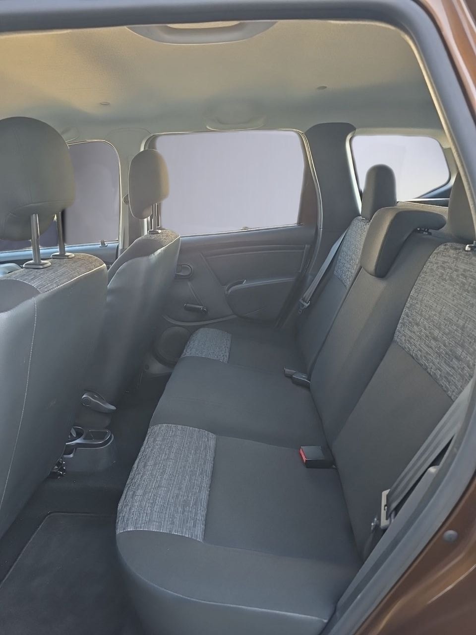 DACIA Duster 1.6 Ambiance 4x4-image-15