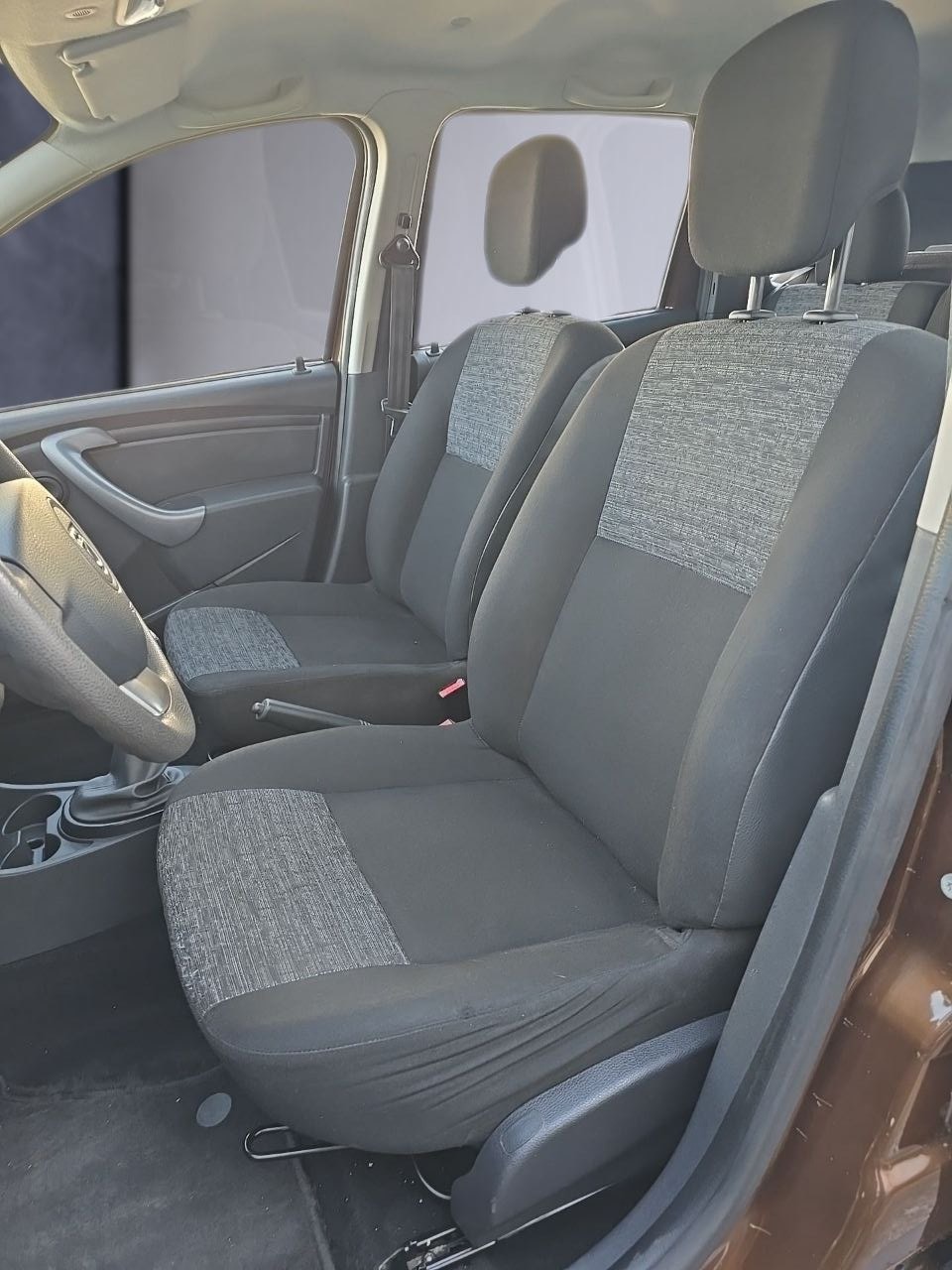 DACIA Duster 1.6 Ambiance 4x4-image-14