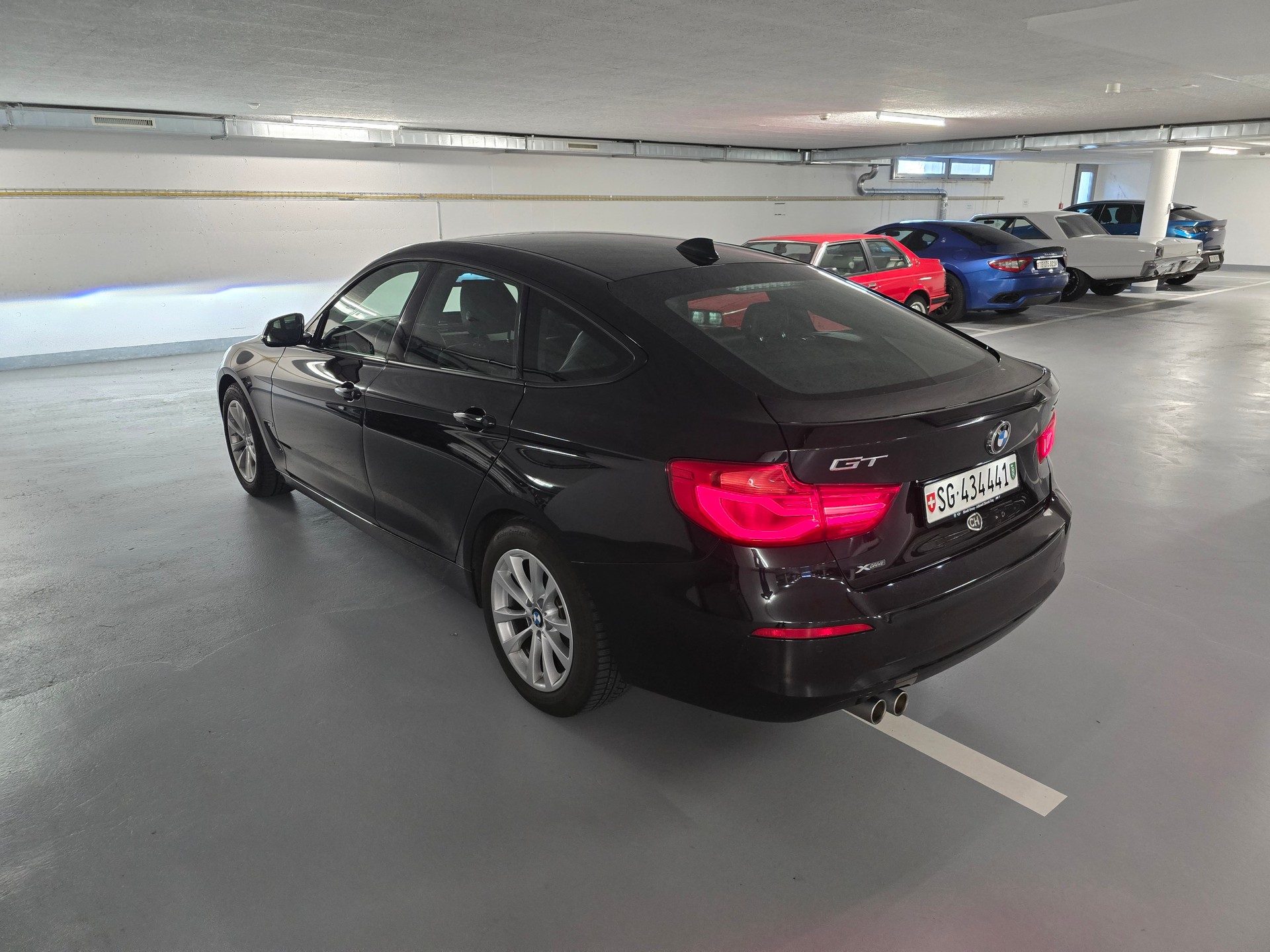 BMW 330d GT xDrive Steptronic-image-1