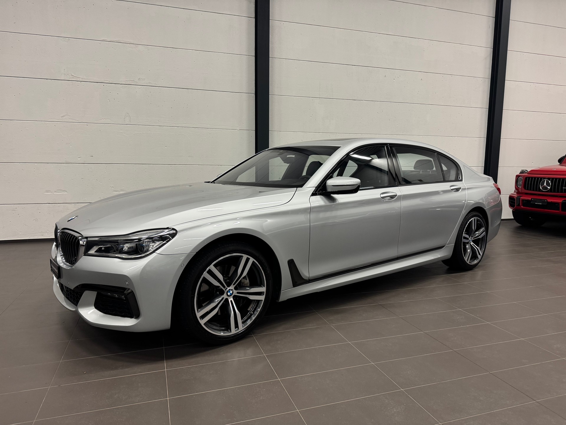 BMW 730Ld xDrive Steptronic M Sport-showroom-element-2