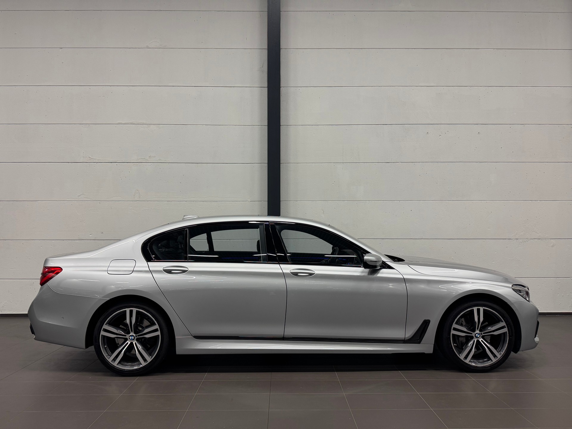 BMW 730Ld xDrive Steptronic M Sport-image-8