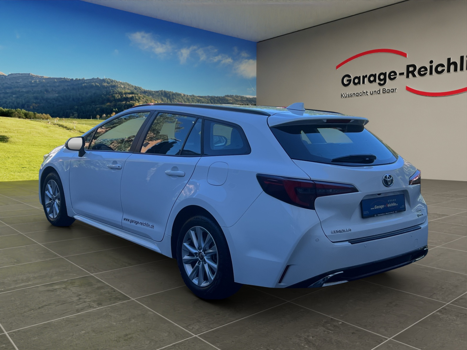 TOYOTA Corolla Touring Sports 1.8 HSD Comfort-showroom-element-2