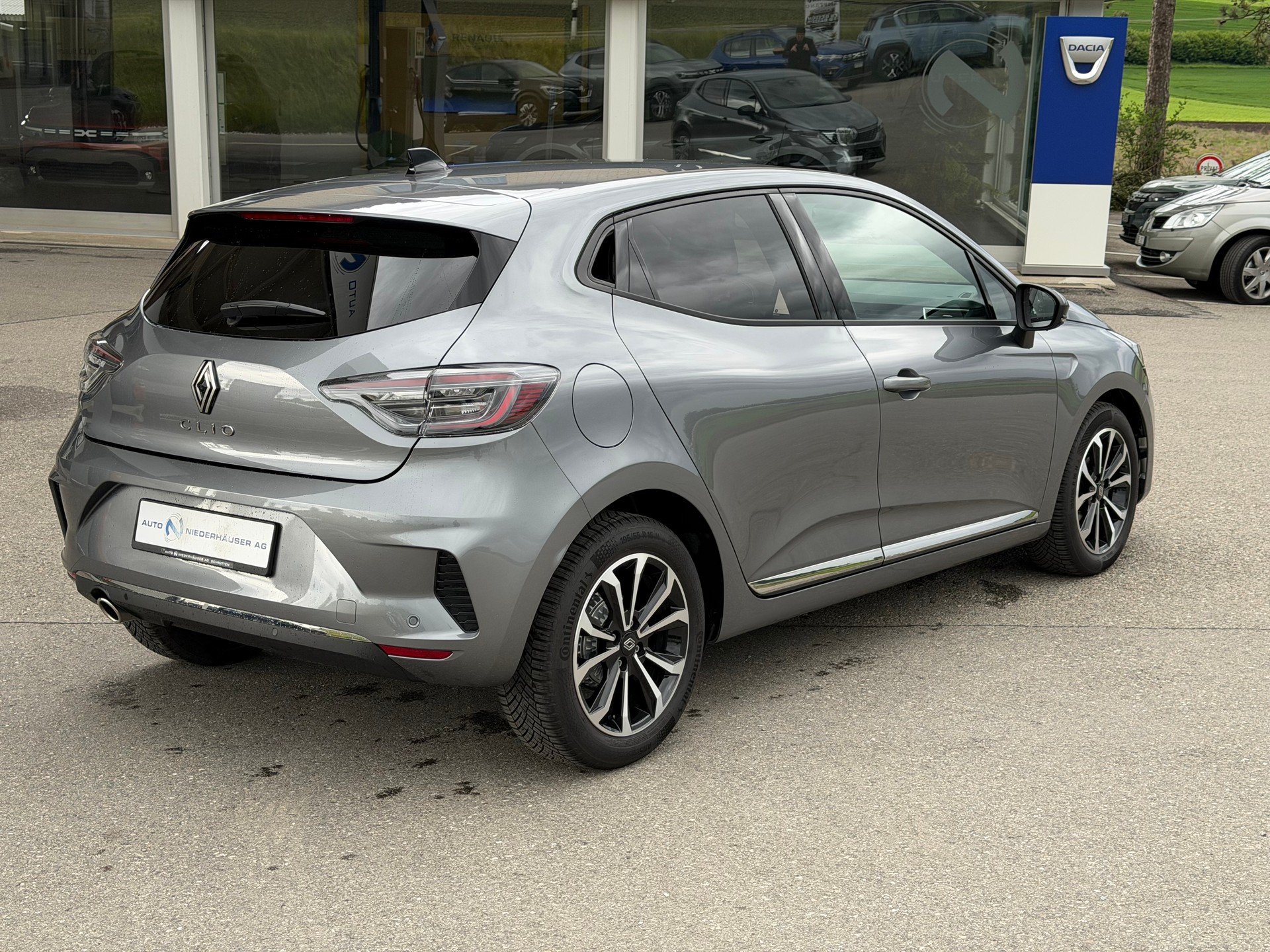 RENAULT Clio 1.0 Techno-image-3
