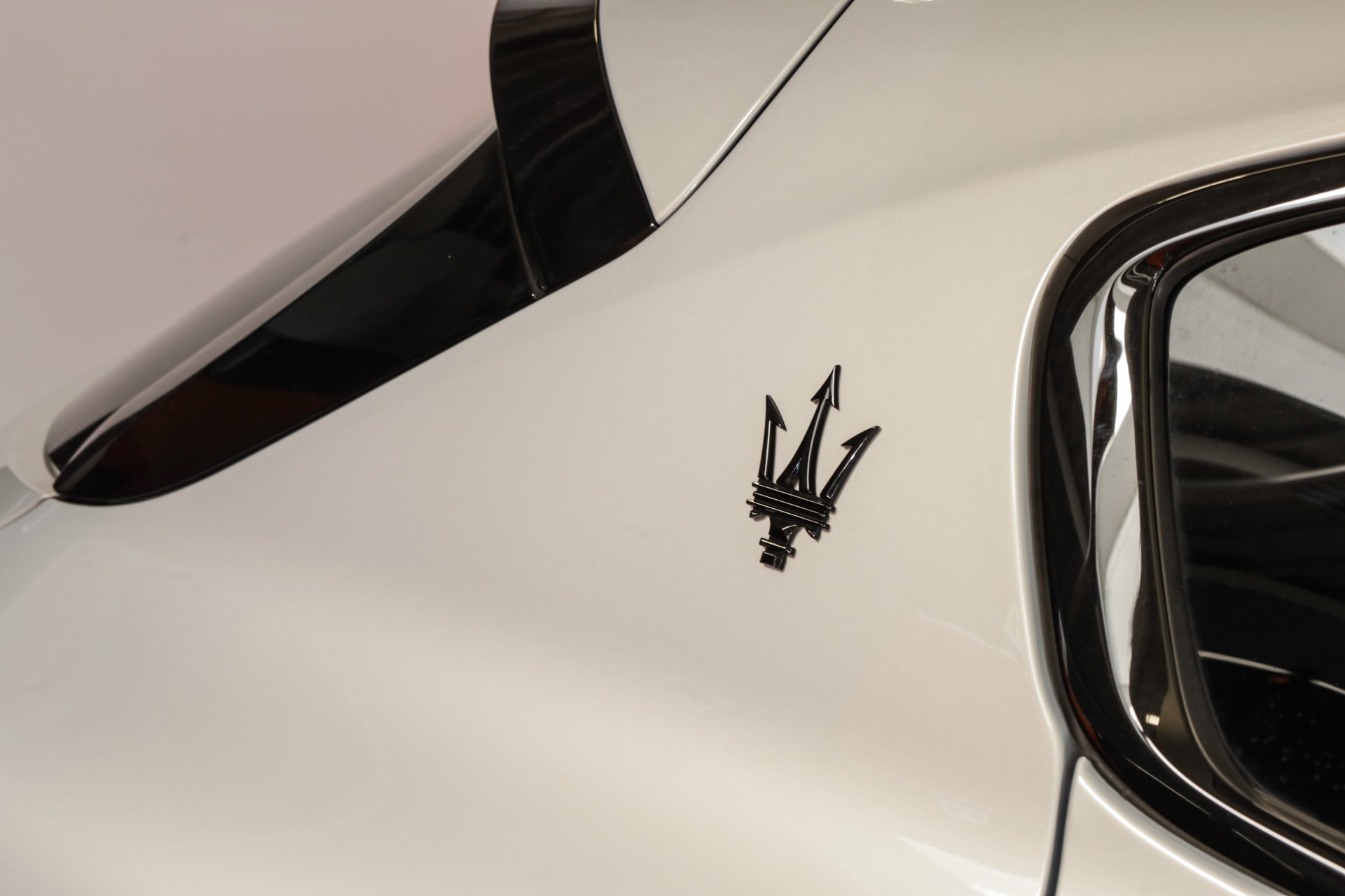 MASERATI Grecale 2.0 MHEV Modena Hybrid Automatica-image-26