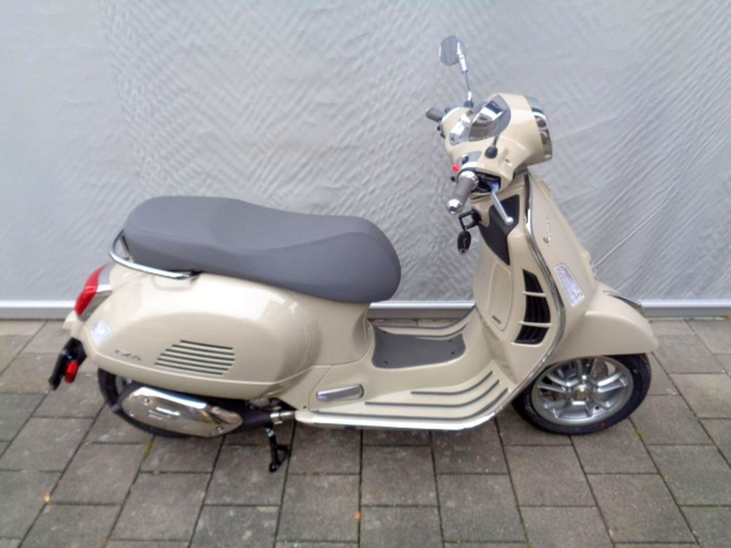 PIAGGIO VESPA GTS 310 E5-image-3