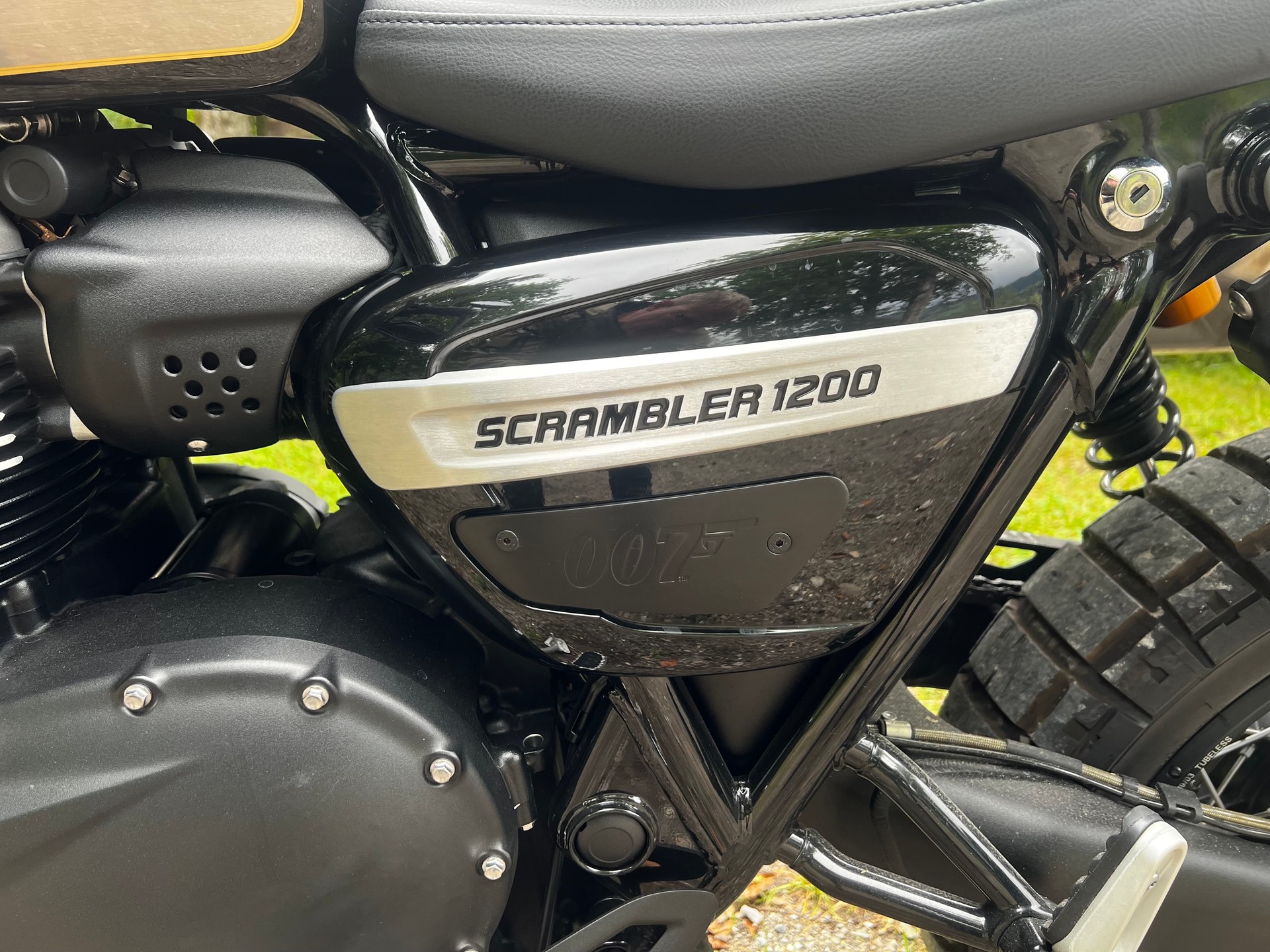 TRIUMPH Scrambler 1200 XE Bond Edition-image-5
