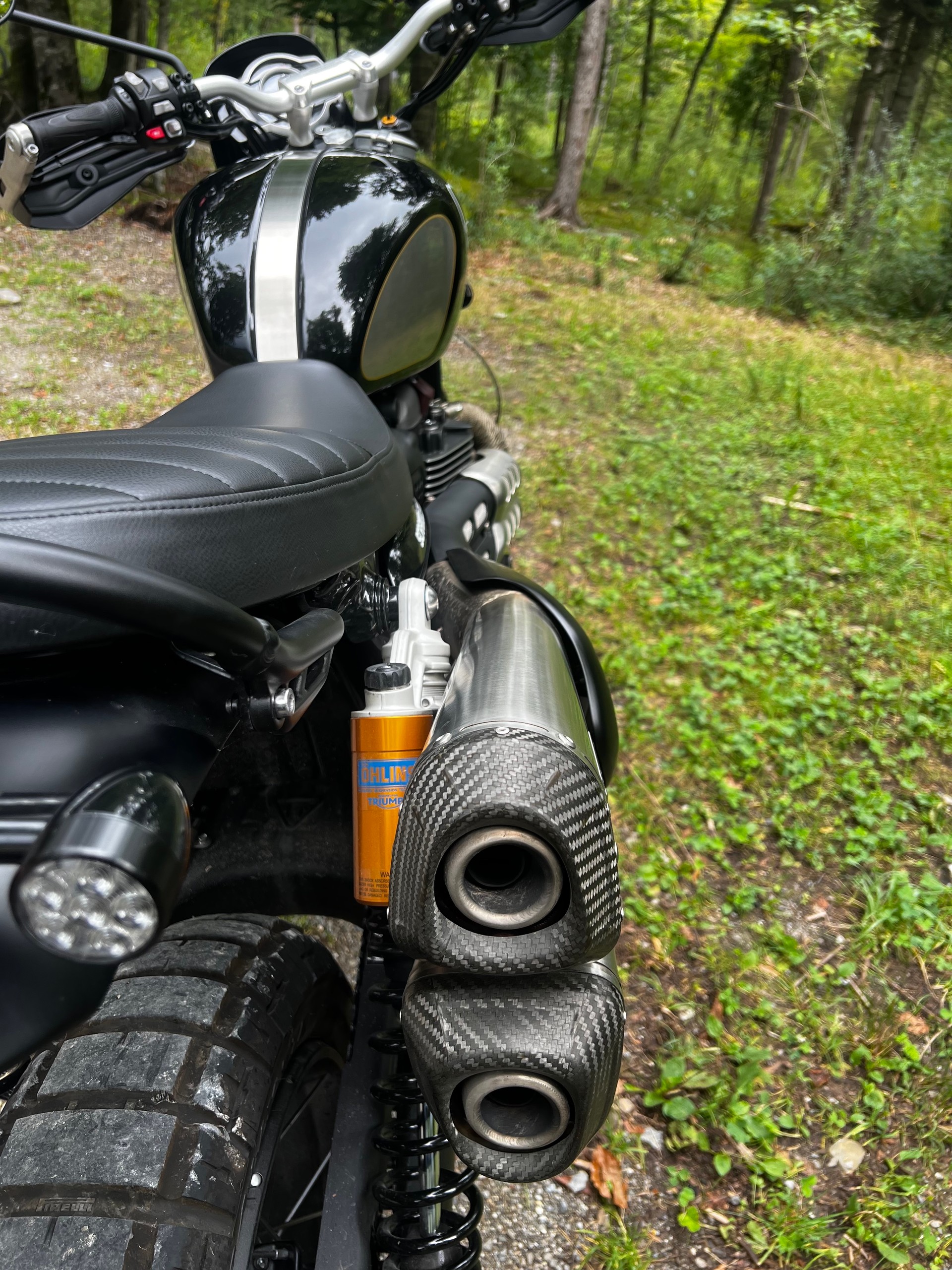 TRIUMPH Scrambler 1200 XE Bond Edition-image-4