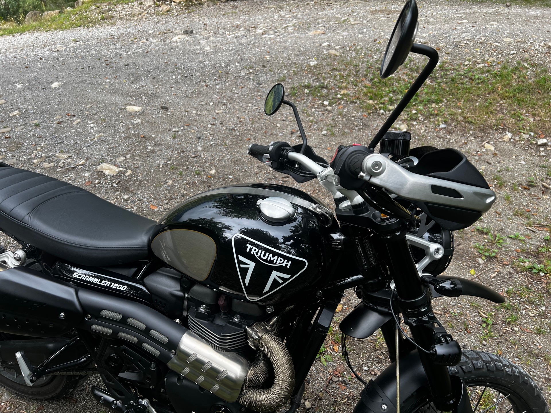 TRIUMPH Scrambler 1200 XE Bond Edition-image-3