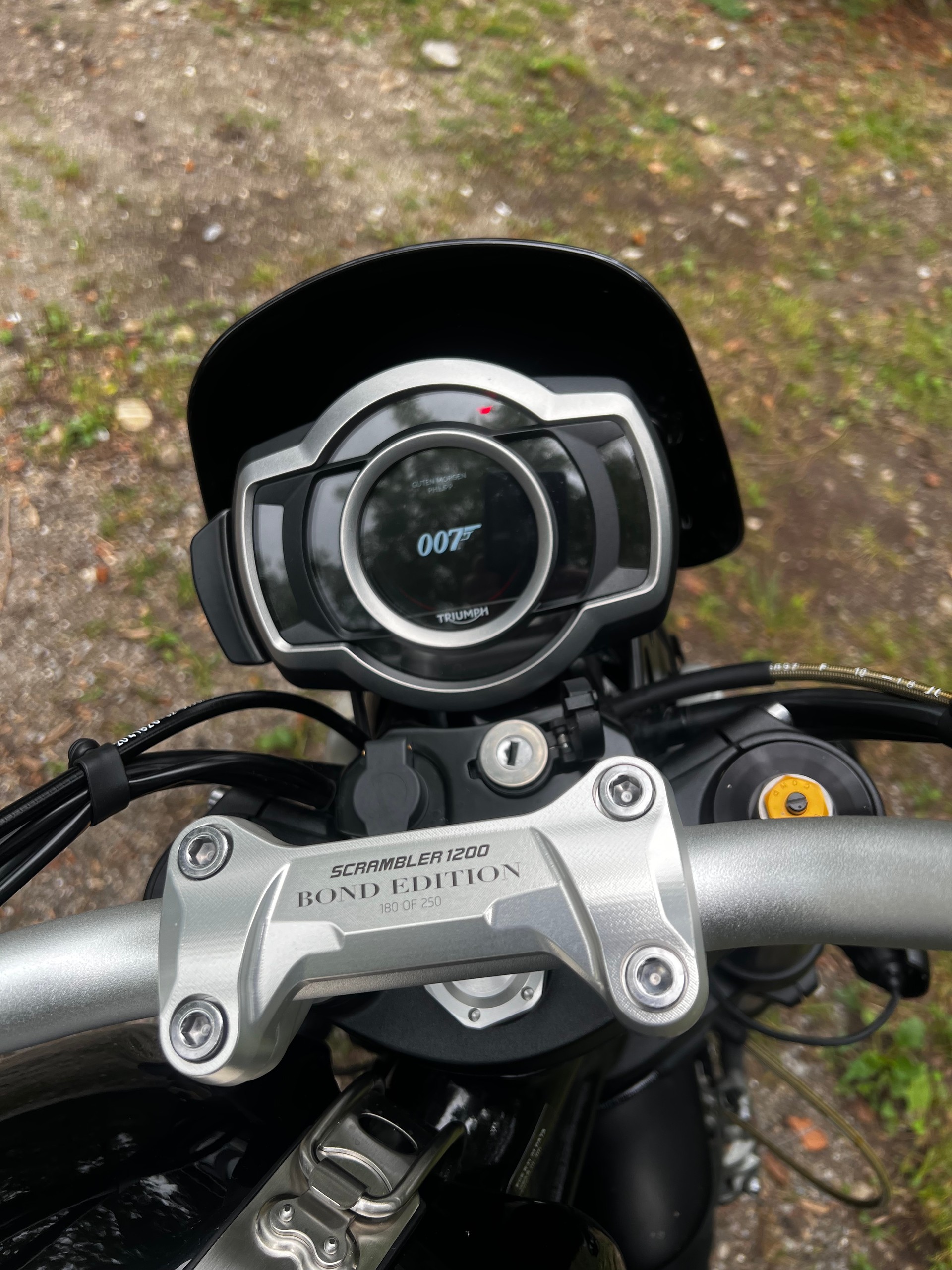 TRIUMPH Scrambler 1200 XE Bond Edition-image-1