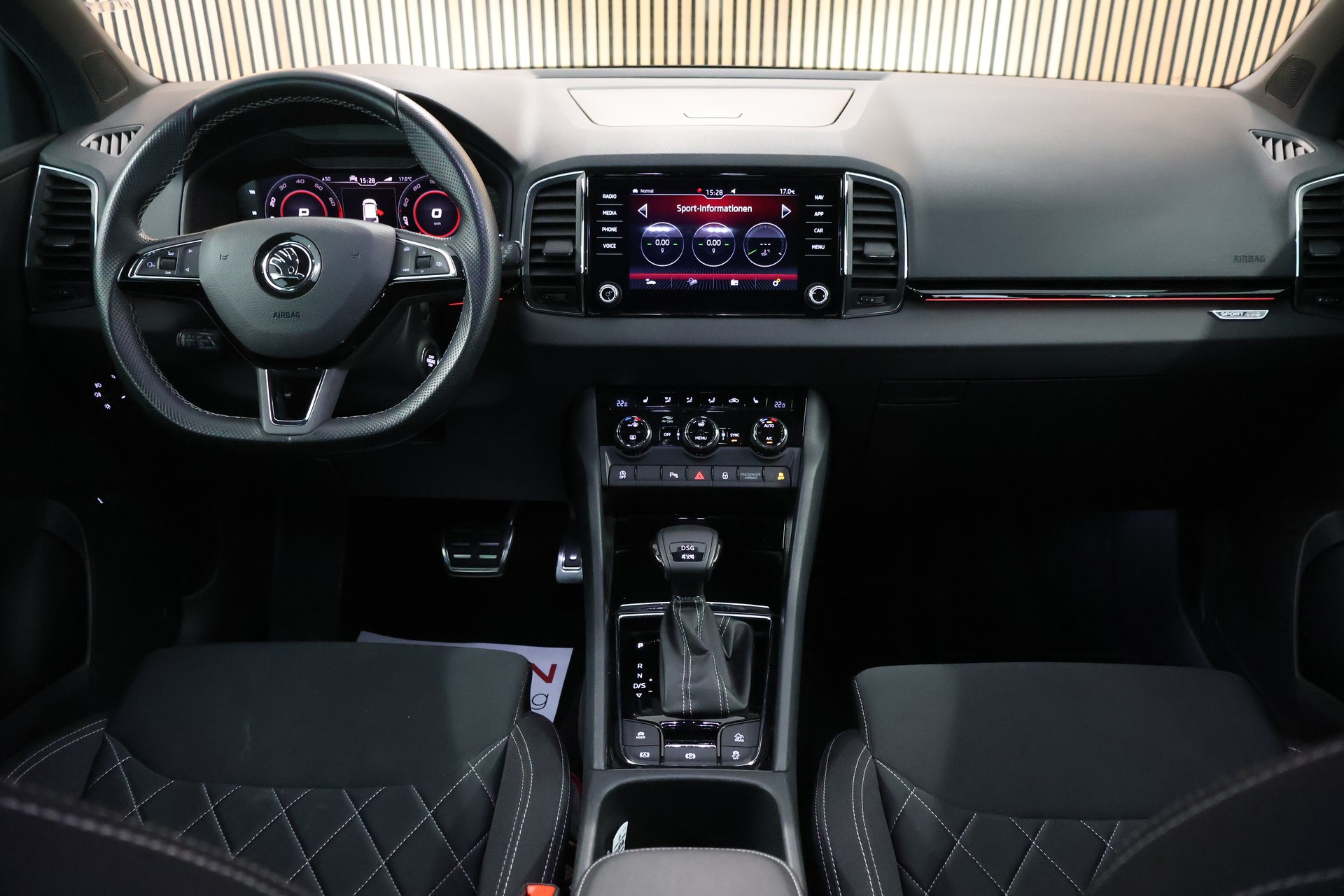 SKODA Karoq 2.0 TSI SportLine 4x4 DSG-image-15