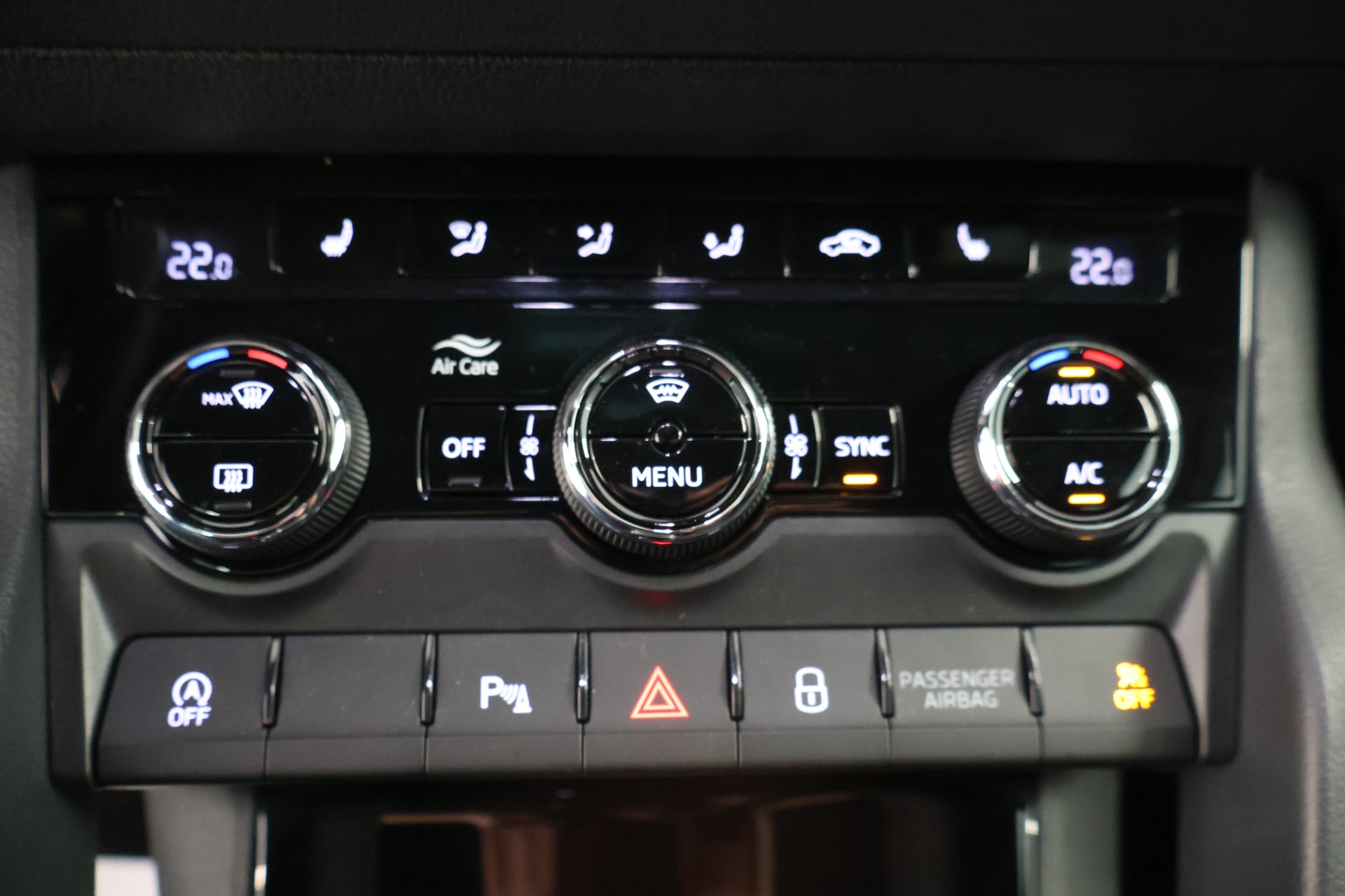 SKODA Karoq 2.0 TSI SportLine 4x4 DSG-image-18