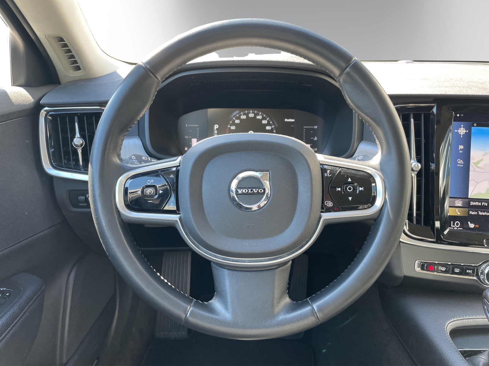 VOLVO V90 D5 AWD Momentum Geartronic Powerpulse-image-13