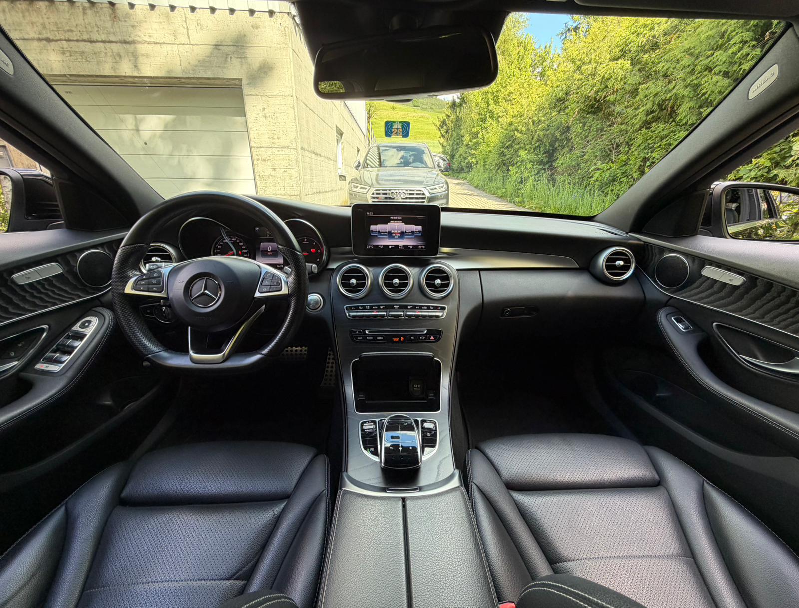 MERCEDES-BENZ C 250 d Swiss Star AMG Line 4Matic 9G-Tronic-image-22