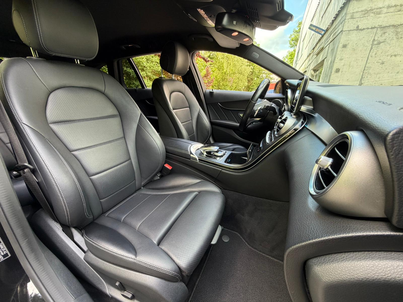 MERCEDES-BENZ C 250 d Swiss Star AMG Line 4Matic 9G-Tronic-image-20
