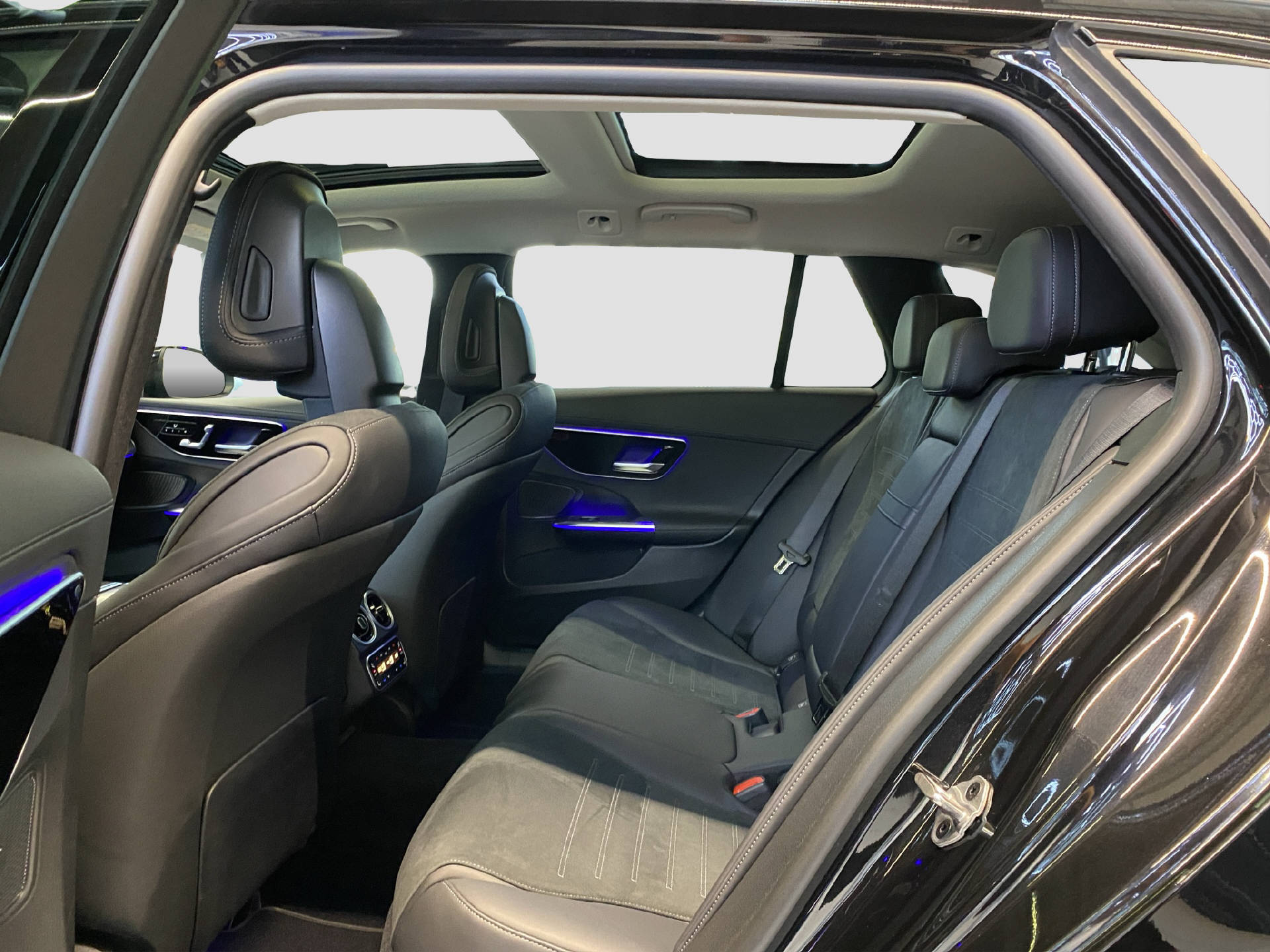 MERCEDES-BENZ C 200 AMG Line Kombi-image-13