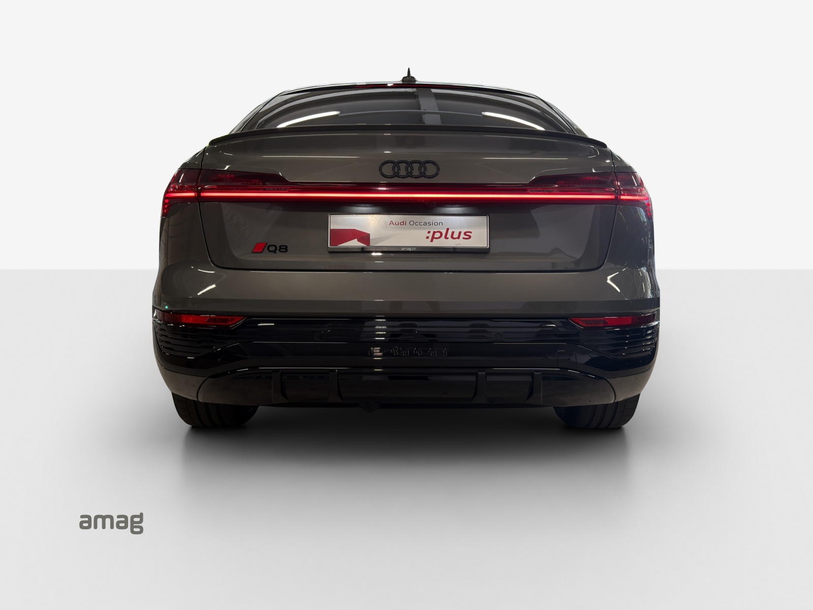 AUDI Q8 Sportback 55 e-tron Black Edition quattro-showroom-element-3