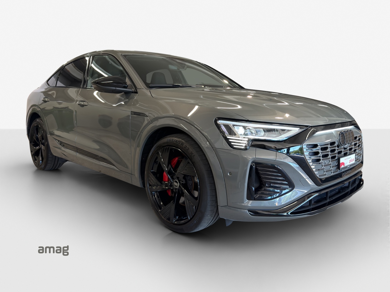 AUDI Q8 Sportback 55 e-tron Black Edition quattro-image-5