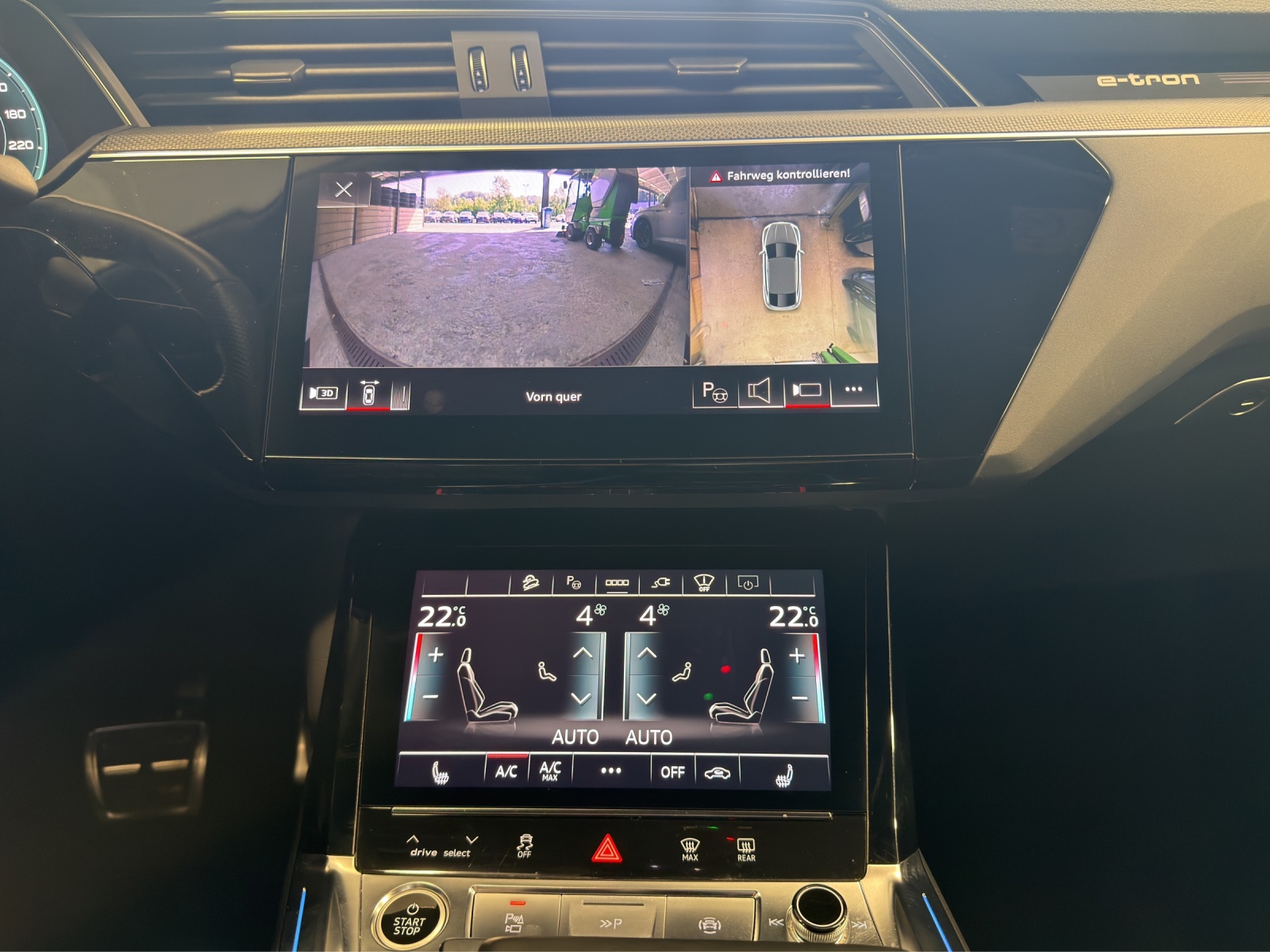 AUDI Q8 Sportback 55 e-tron Black Edition quattro-image-10