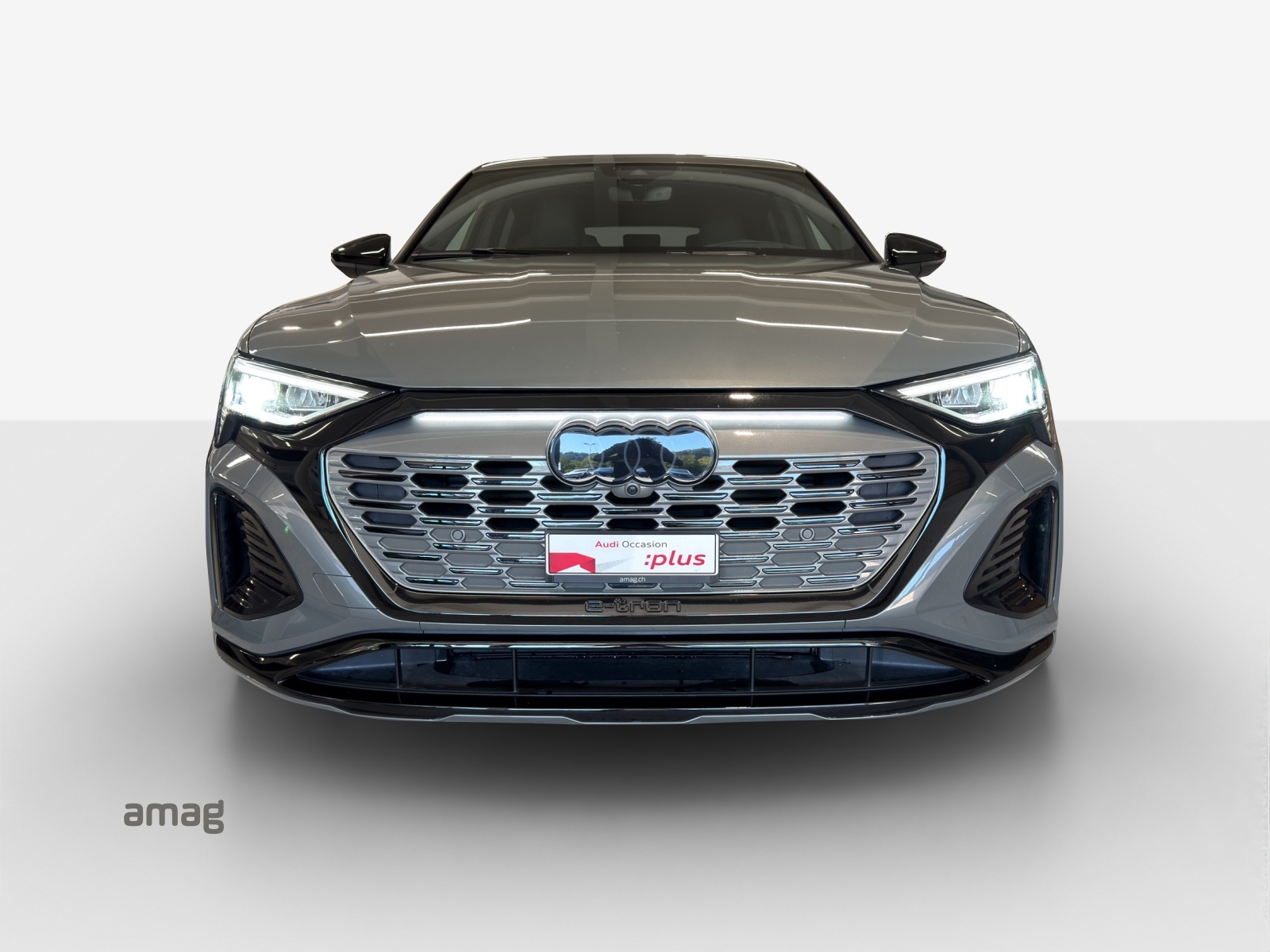 AUDI Q8 Sportback 55 e-tron Black Edition quattro-image-6