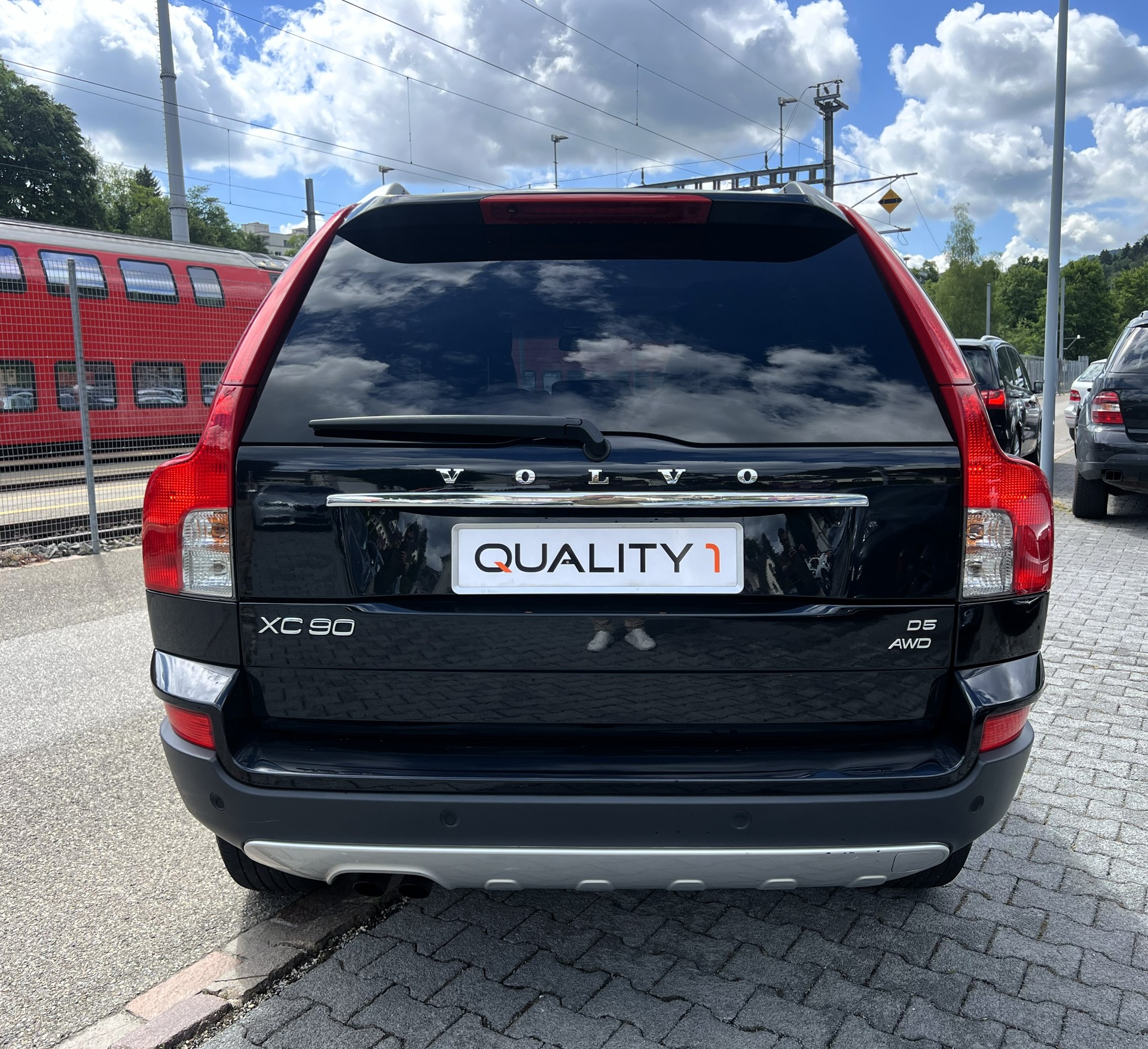 VOLVO XC90 D5 AWD Kinetic-showroom-element-3