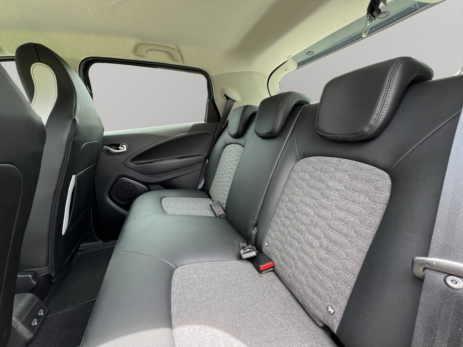 RENAULT Zoe Intens R135 (incl. Batterie)-image-10