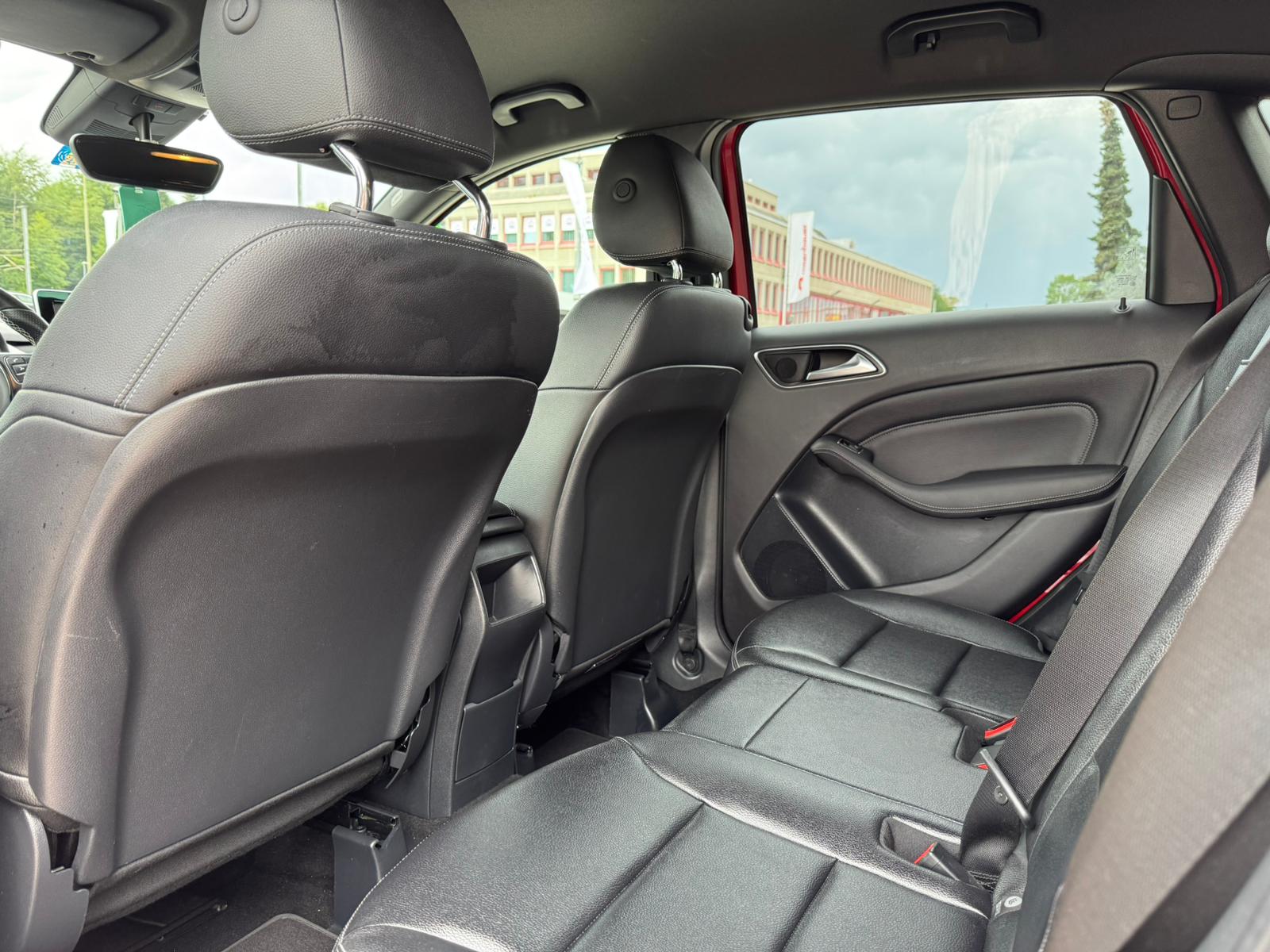 MERCEDES-BENZ B 180 Urban 7G-DCT-image-10