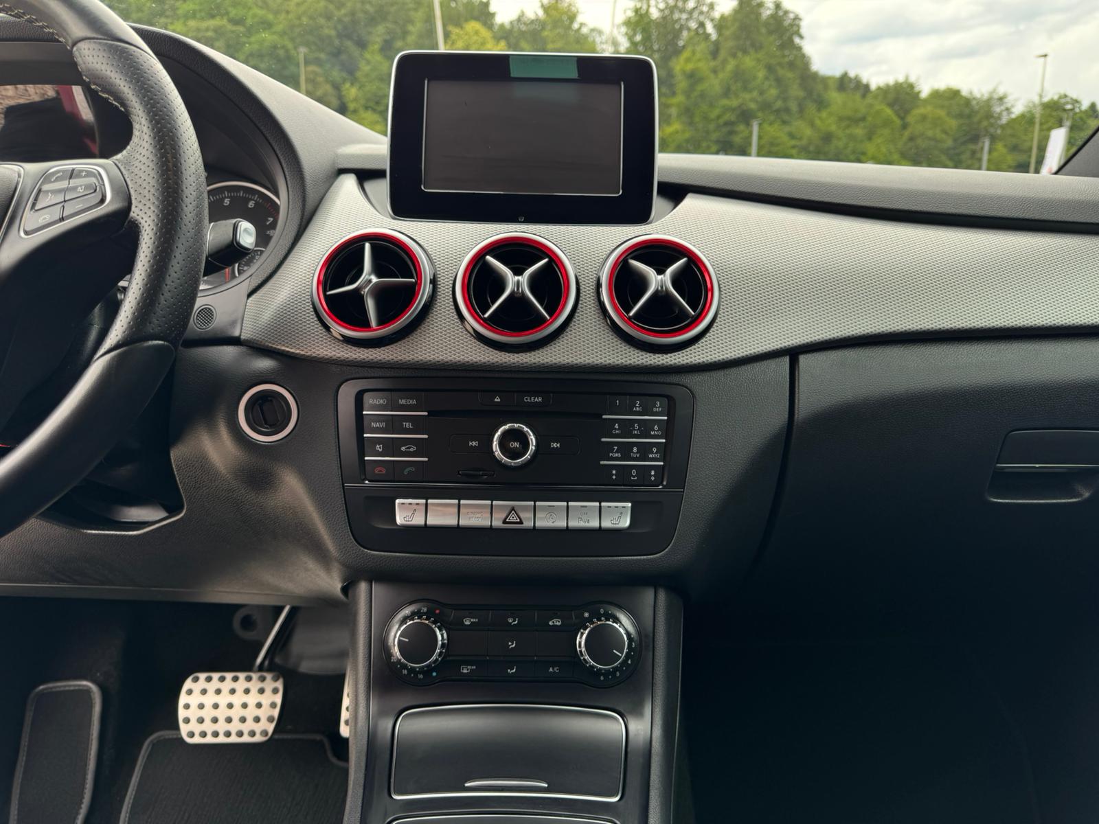 MERCEDES-BENZ B 180 Urban 7G-DCT-image-18