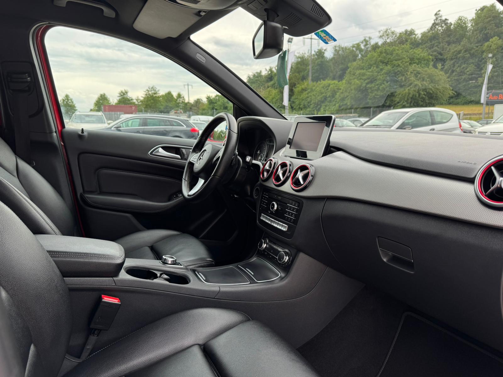 MERCEDES-BENZ B 180 Urban 7G-DCT-image-14