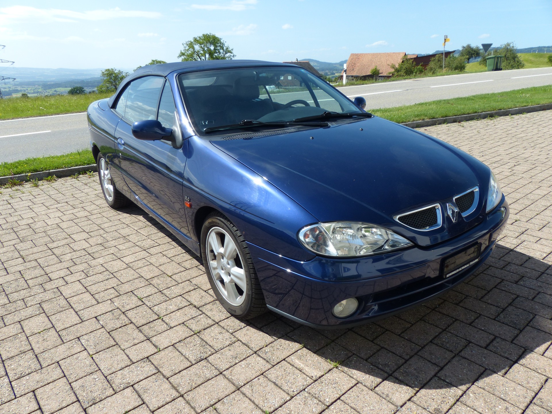 RENAULT Mégane 2.0 16V IDE Privilège-showroom-element-1