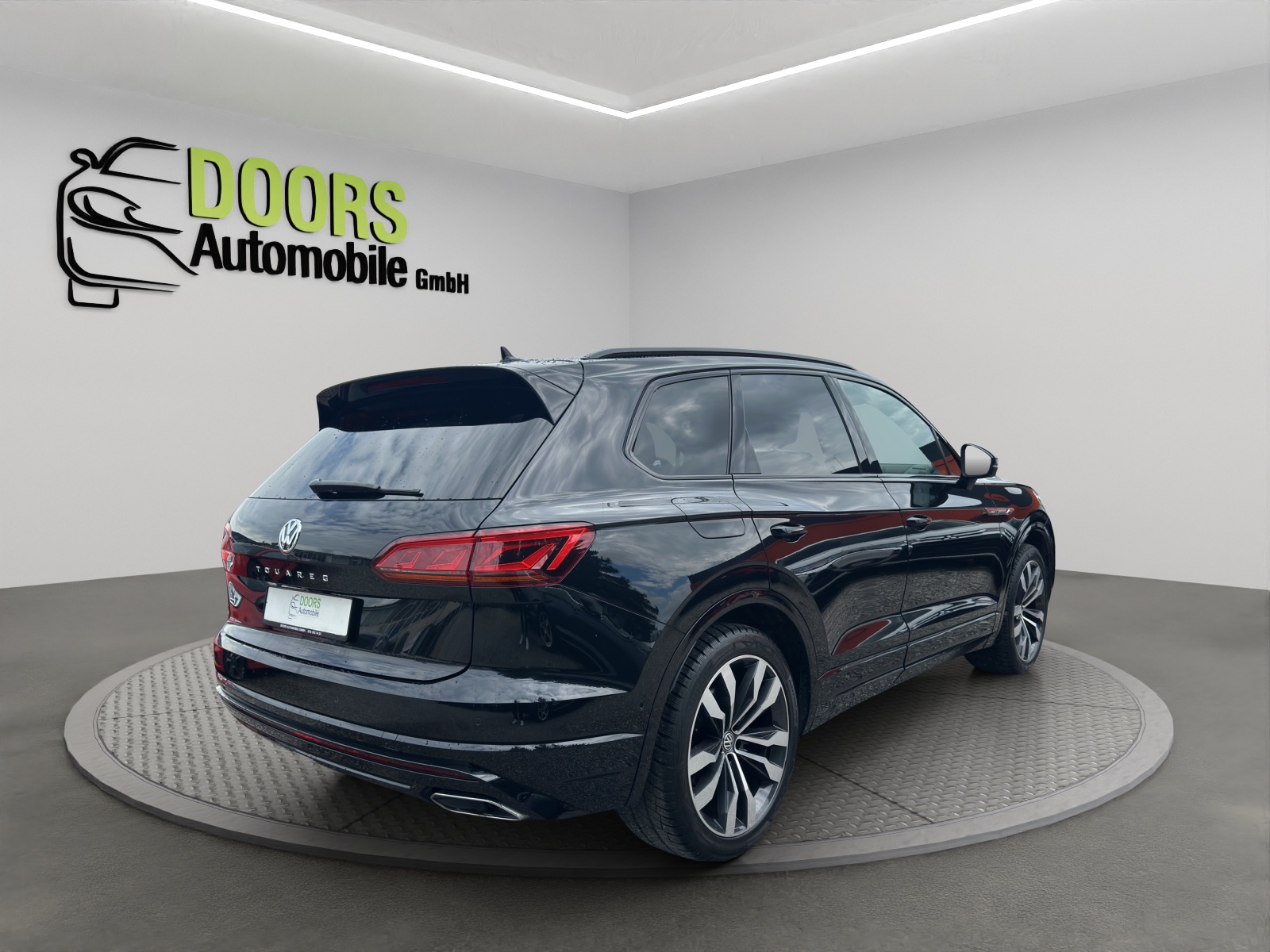 VW Touareg 3.0 TDI R Line Tiptronic-image-4