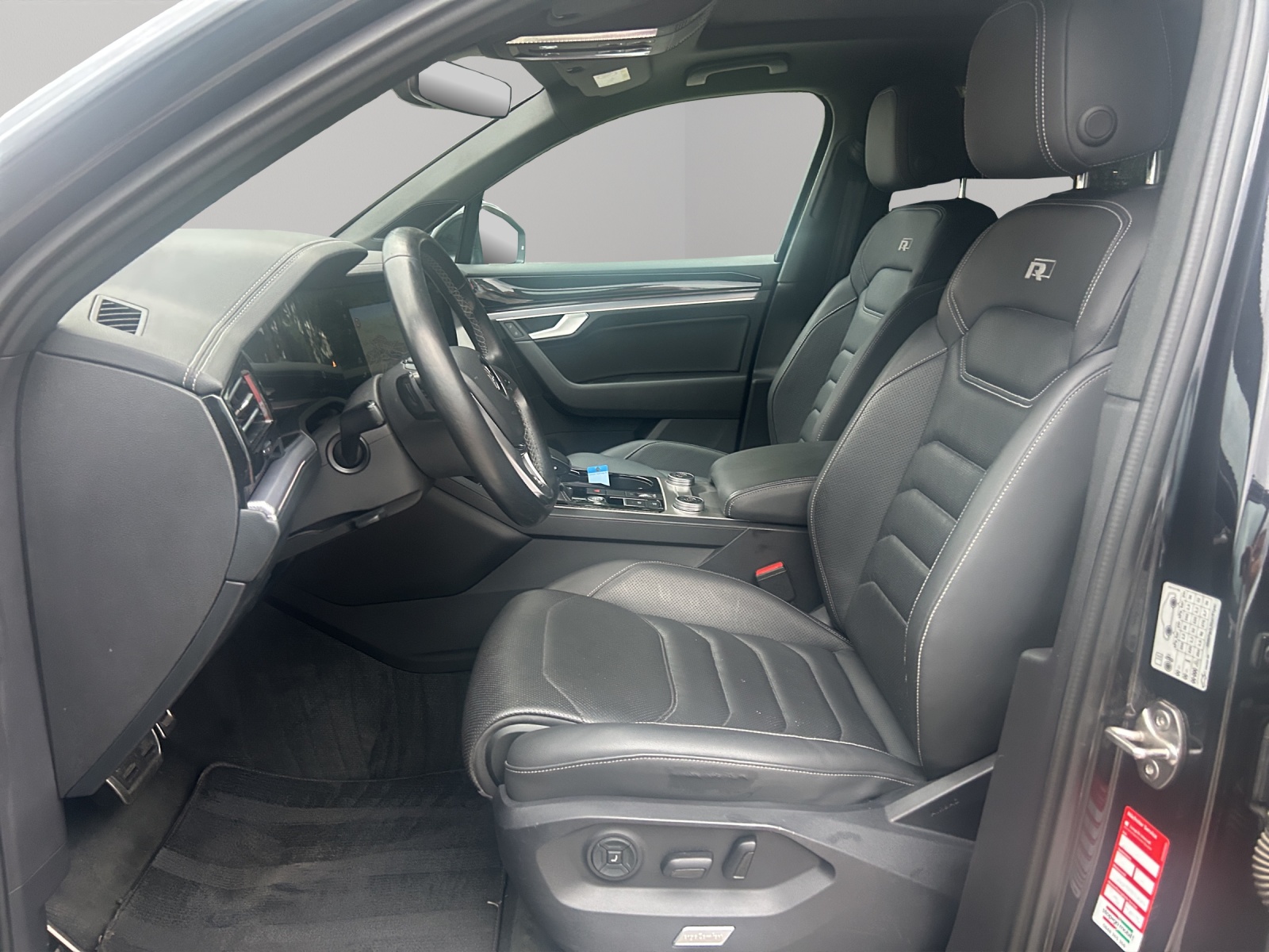 VW Touareg 3.0 TDI R Line Tiptronic-image-8