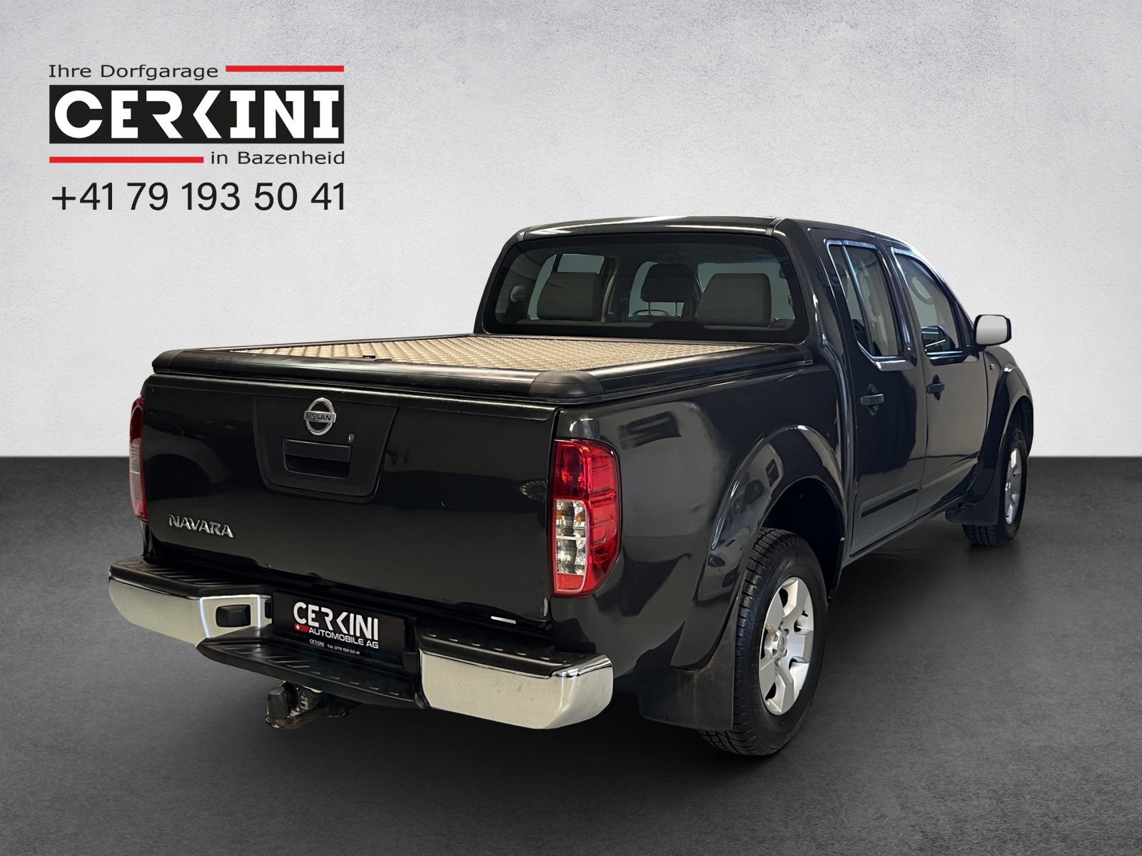 NISSAN Navara Double Cab SE 2.5 TDI 4WD-showroom-element-3