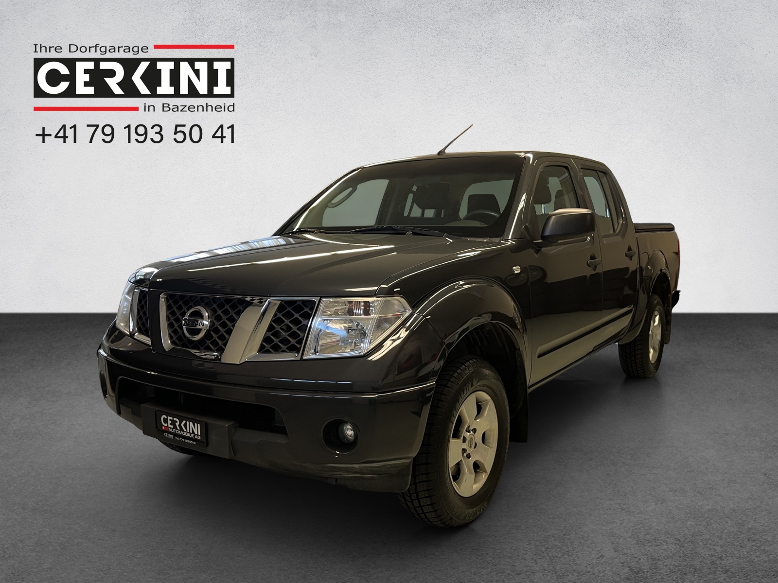 NISSAN Navara Double Cab SE 2.5 TDI 4WD-showroom-element-1