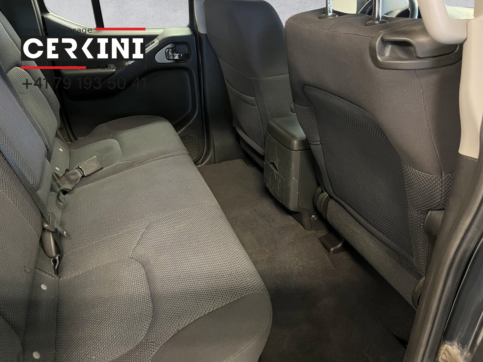NISSAN Navara Double Cab SE 2.5 TDI 4WD-image-8
