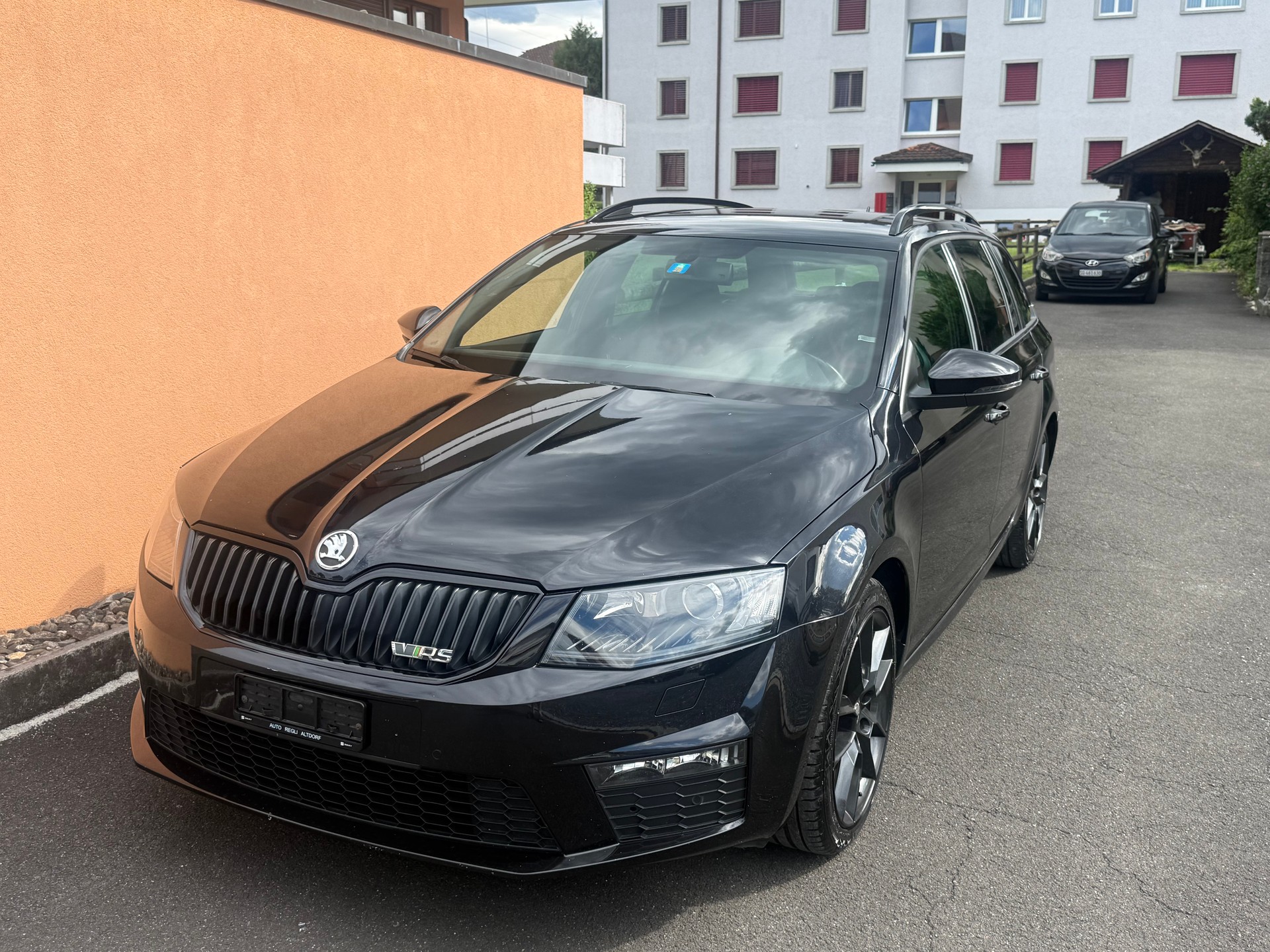 SKODA Octavia Combi 2.0 TSI RS DSG-image-2