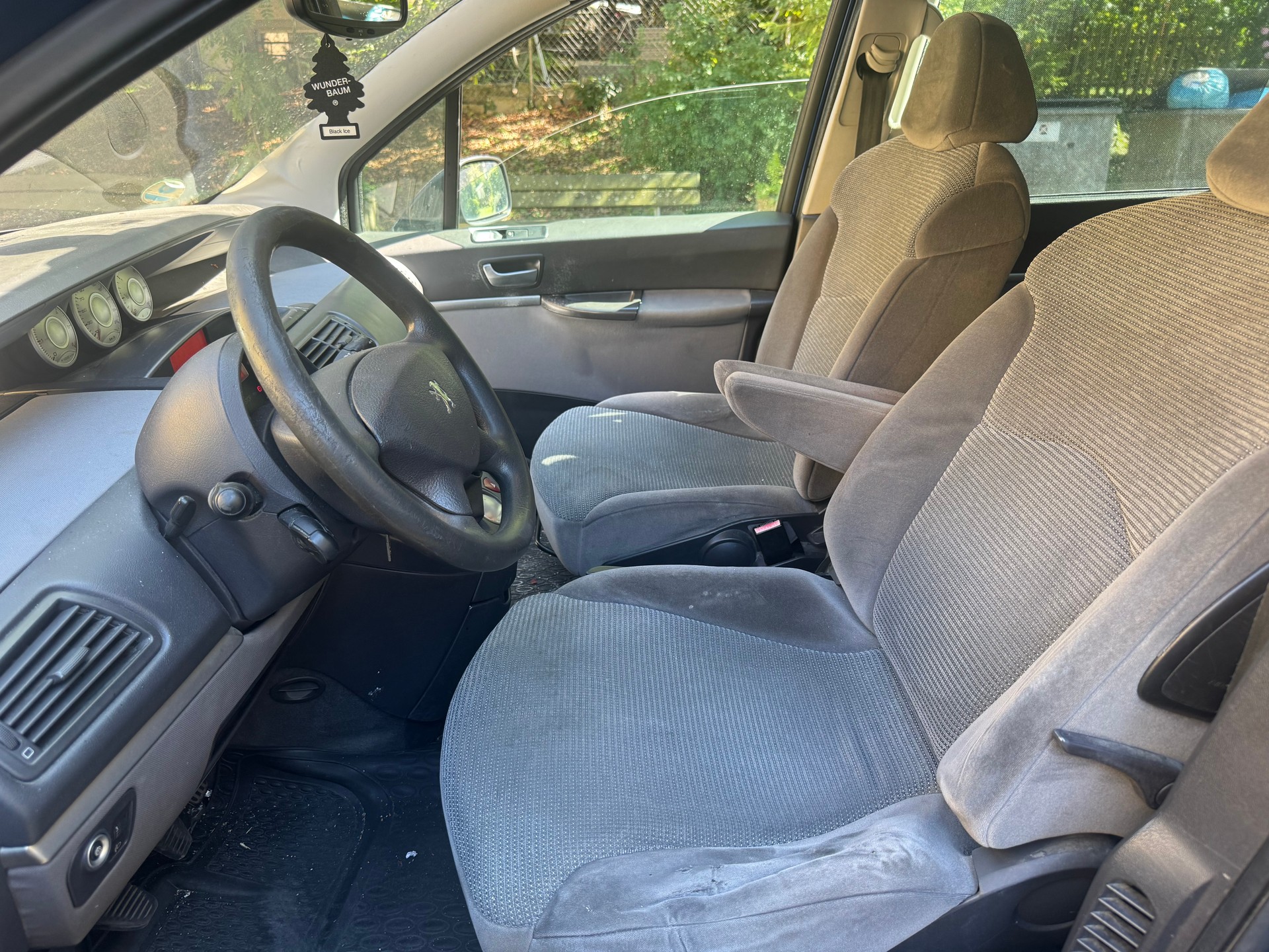 PEUGEOT 807 2.0 16V HDi (ST) Family+-image-5