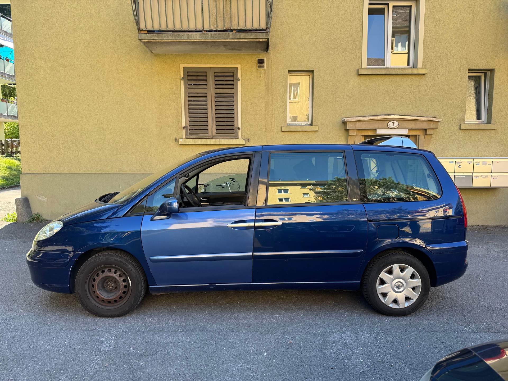 PEUGEOT 807 2.0 16V HDi (ST) Family+-image-2
