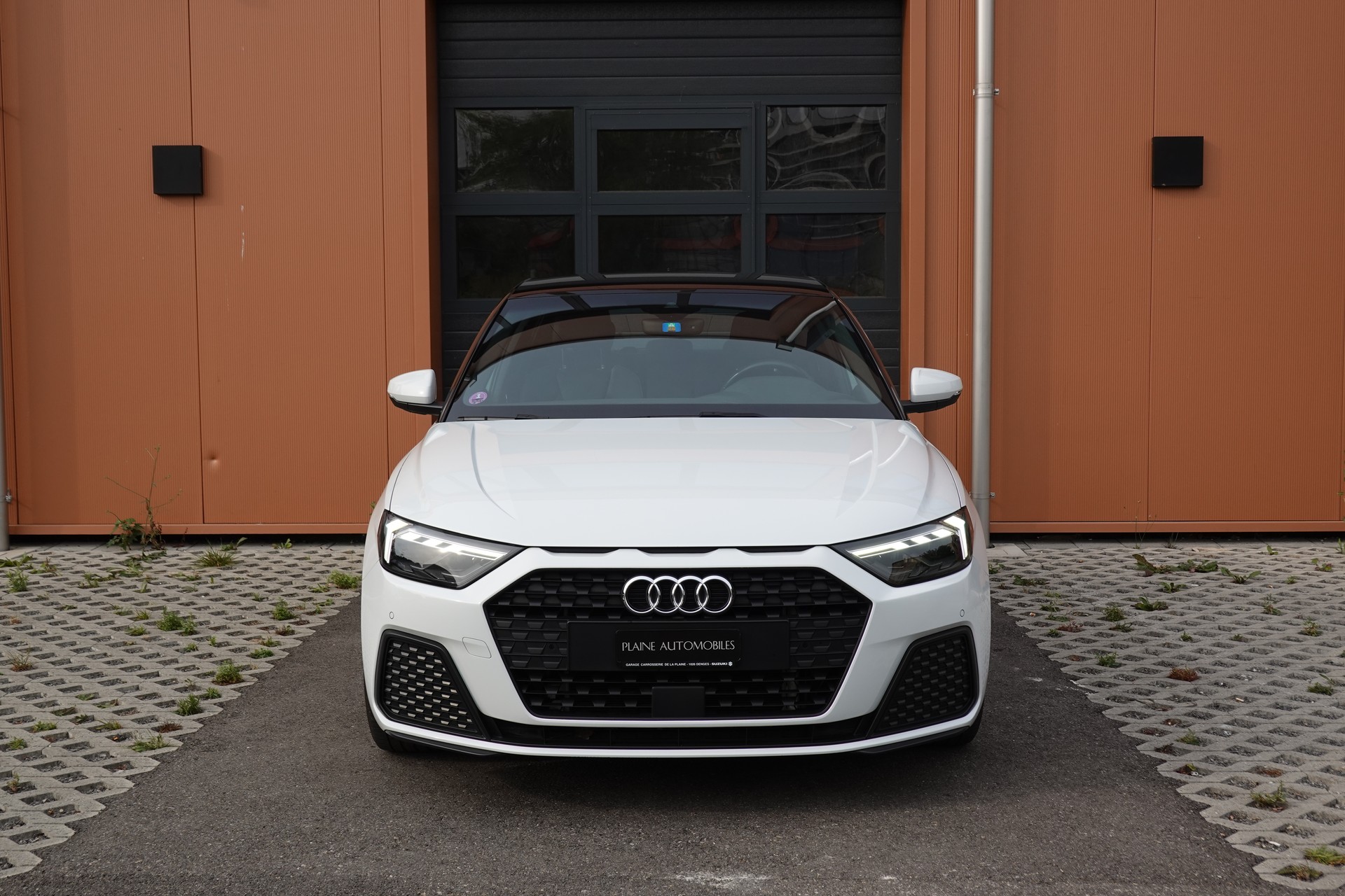 AUDI A1 Sportback 30 TFSI S Line S-tronic - "CH Auto * S-Line Inté & Exté * Service Gratuit * Jantes 17 * Temp. Adapt"-showroom-element-1
