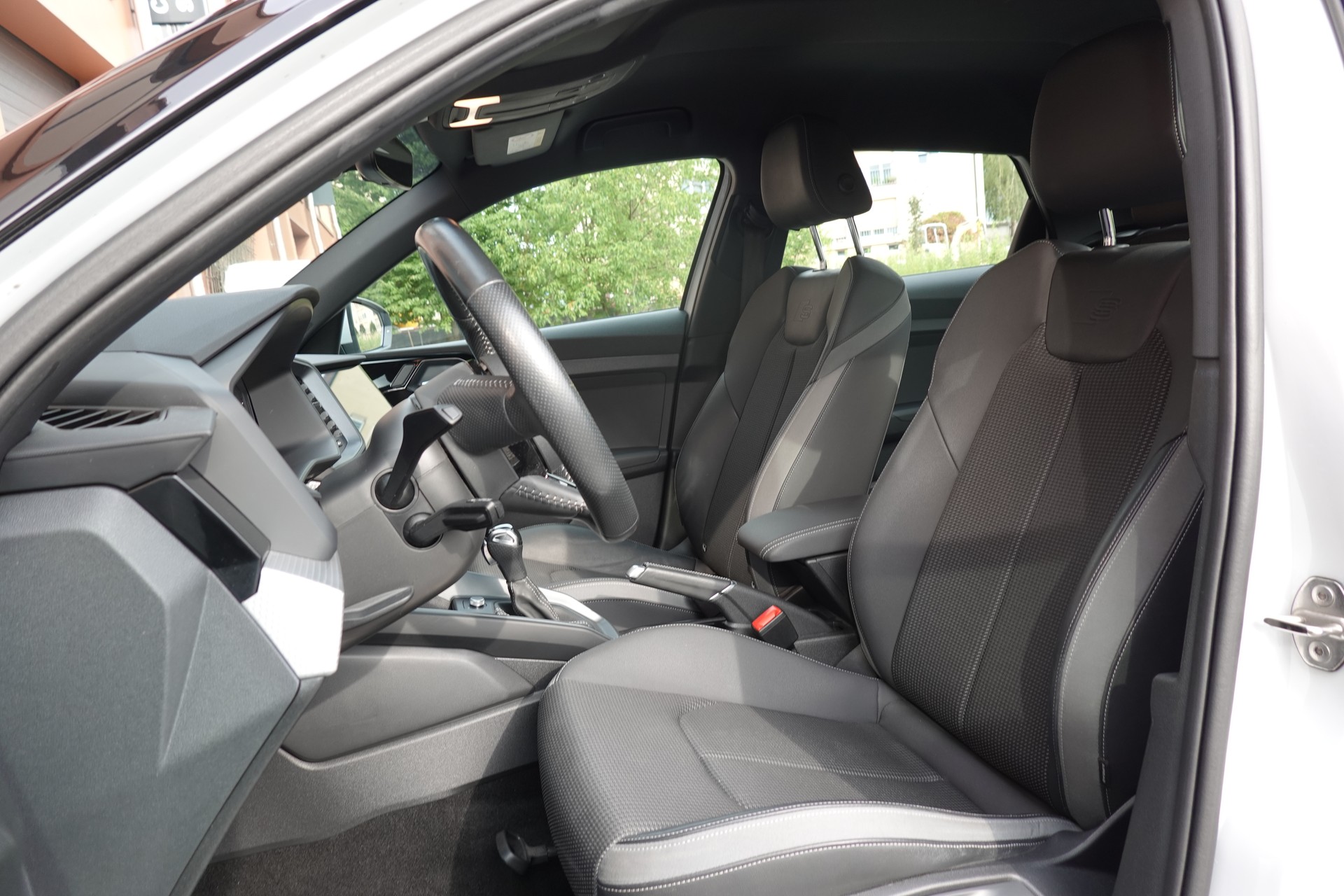 AUDI A1 Sportback 30 TFSI S Line S-tronic - "CH Auto * S-Line Inté & Exté * Service Gratuit * Jantes 17 * Temp. Adapt"-image-20