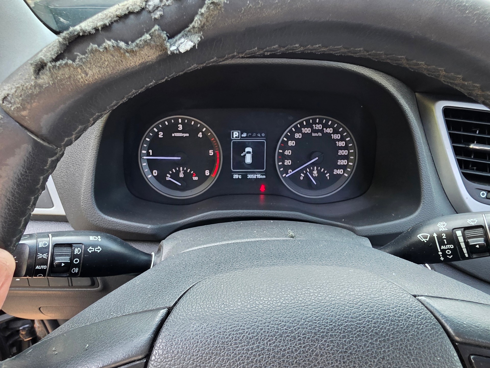 HYUNDAI Tucson 2.0 CRDI Launch Edition 4WD Automatic-image-12