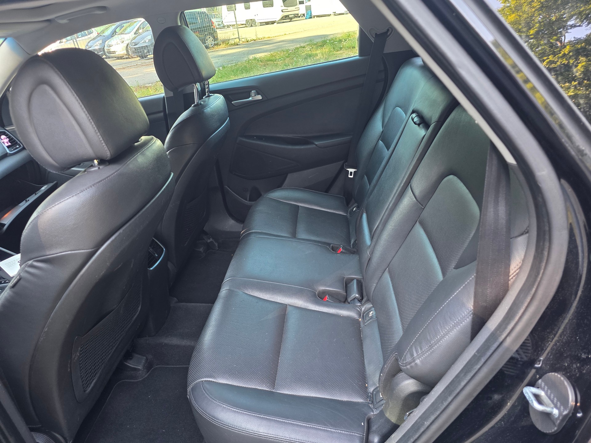 HYUNDAI Tucson 2.0 CRDI Launch Edition 4WD Automatic-image-13