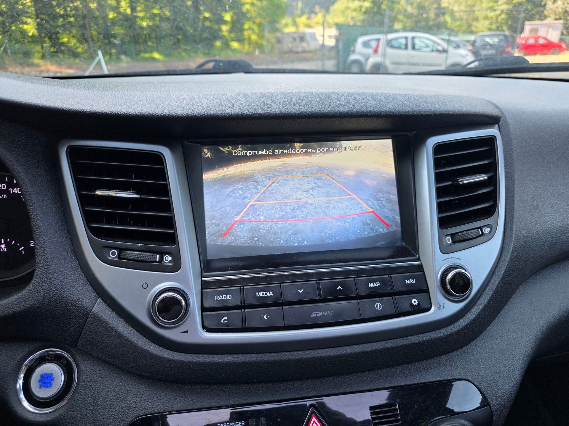 HYUNDAI Tucson 2.0 CRDI Launch Edition 4WD Automatic-image-10