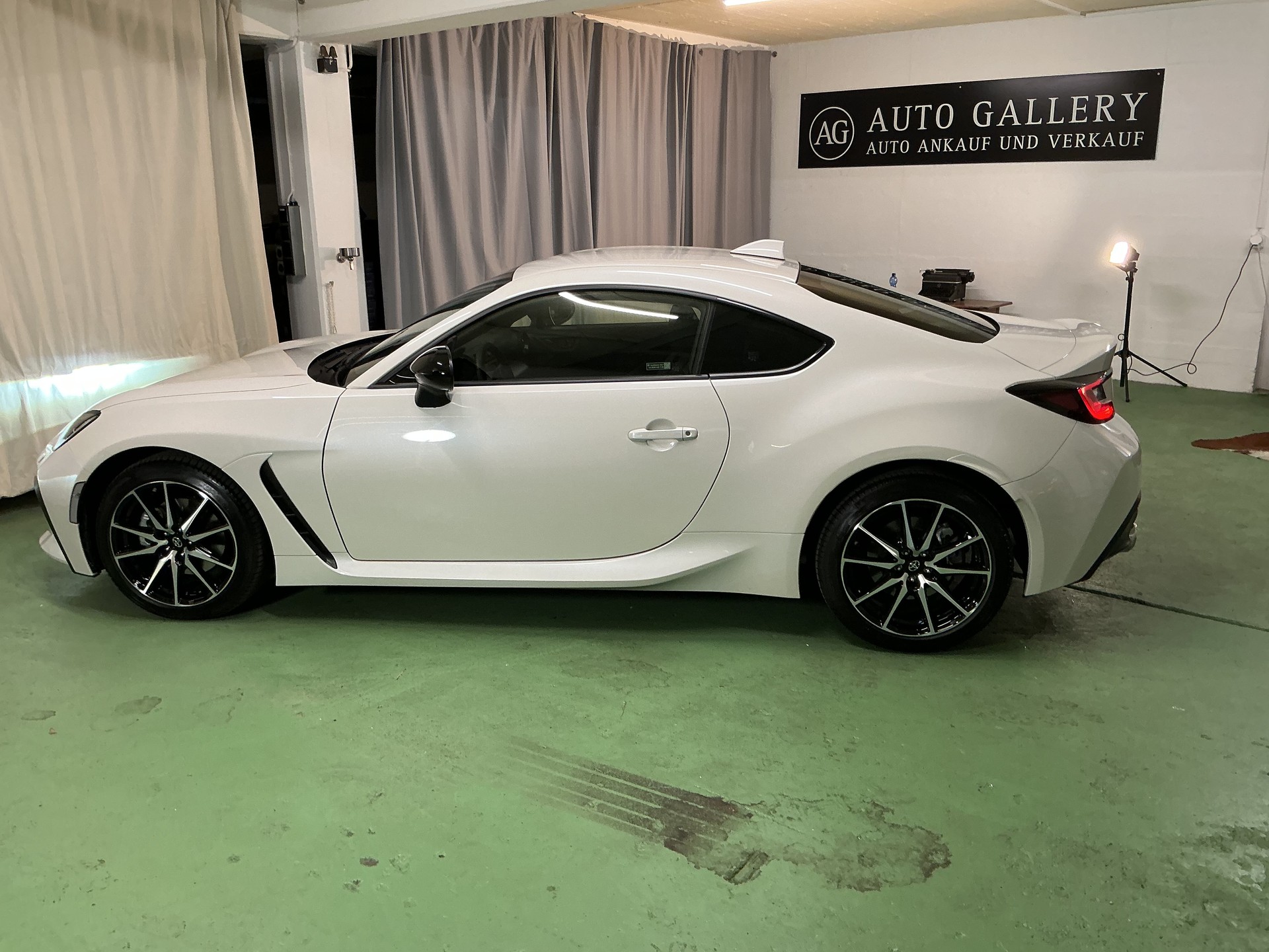 TOYOTA GR 86 2.4 Sport-image-2