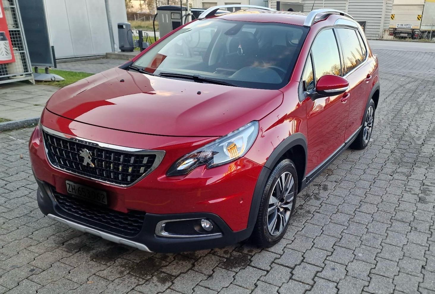 PEUGEOT 2008 1.2 PureTech Allure
