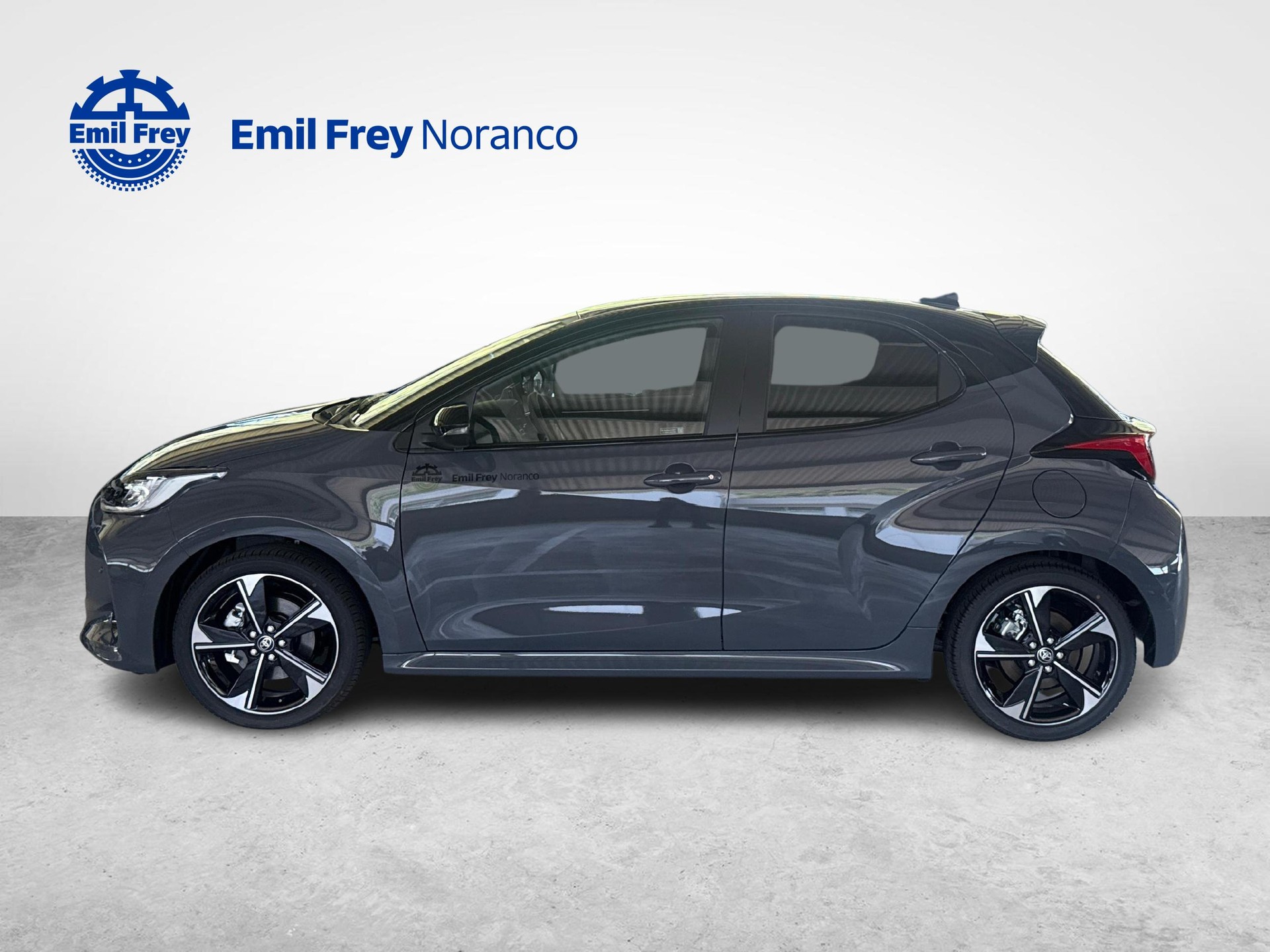 TOYOTA Yaris 1.5 VVT-i HSD Premium-showroom-element-1