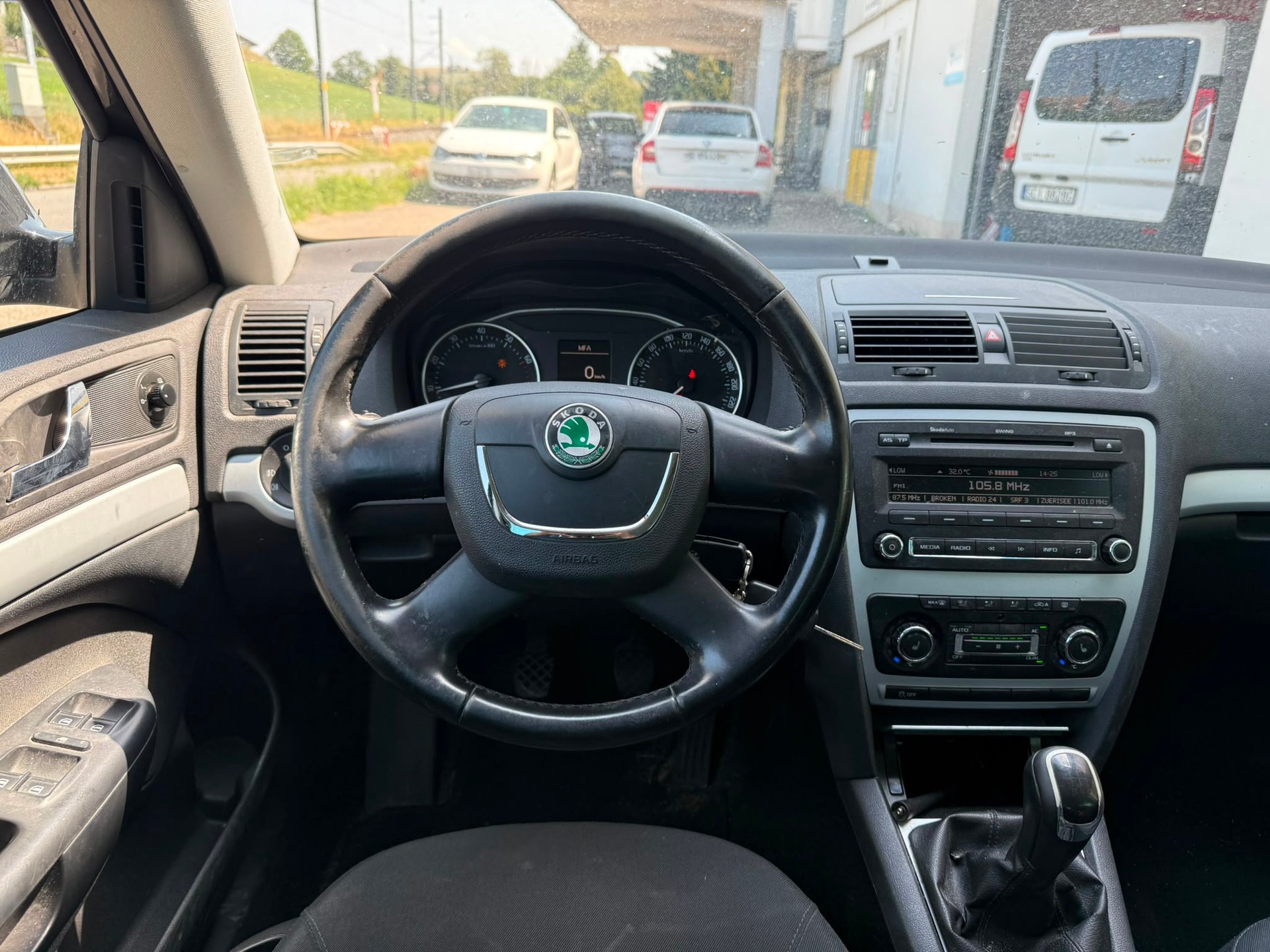 SKODA Octavia Combi 1.8 TSI Arosa 4x4-image-5