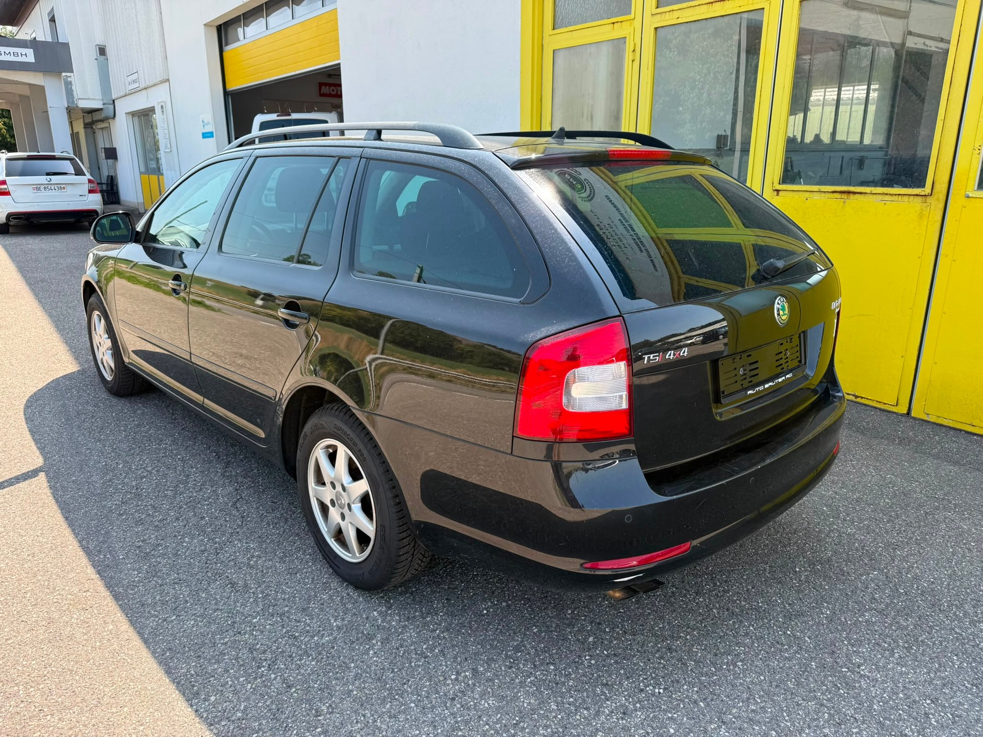 SKODA Octavia Combi 1.8 TSI Arosa 4x4-image-1