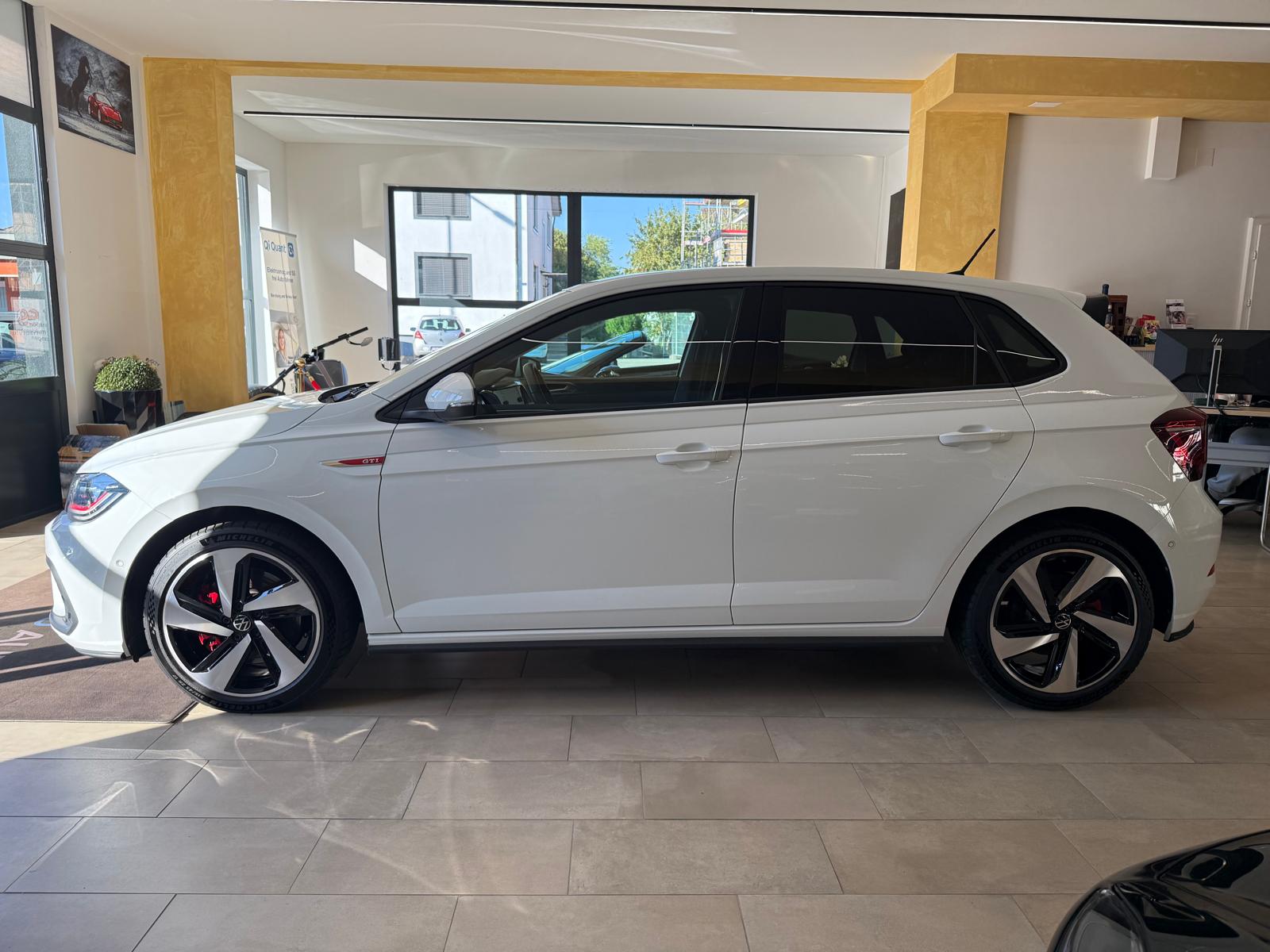 VW Polo 2.0 TSI GTI DSG-image-6