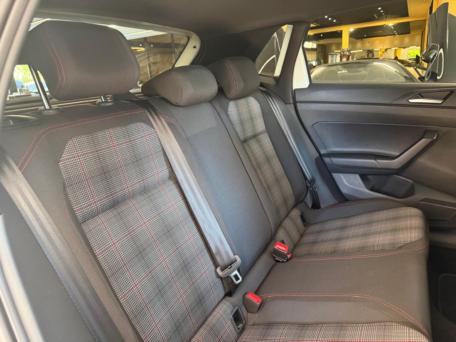 VW Polo 2.0 TSI GTI DSG-image-14